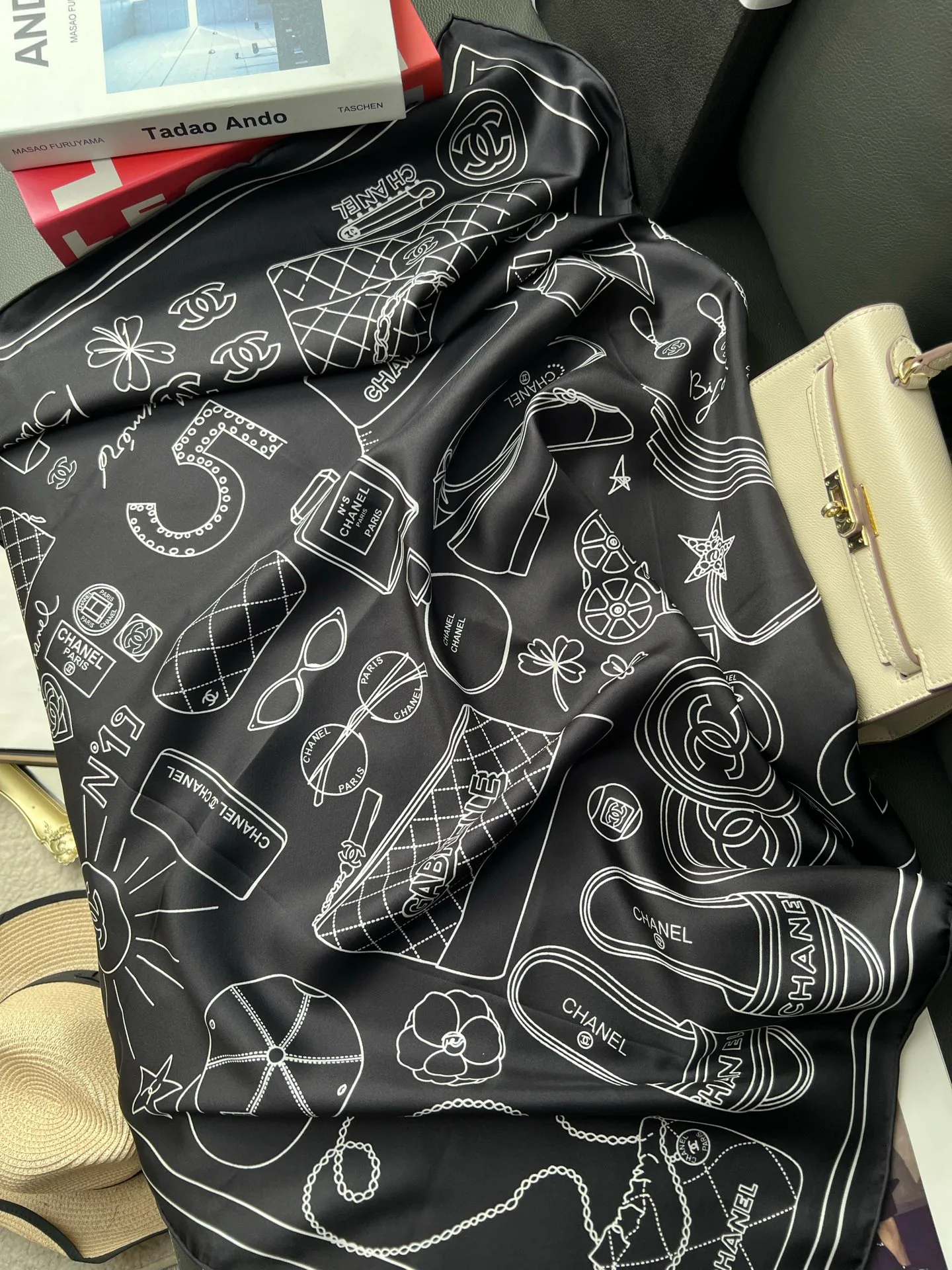 Платки Chanel 13980585