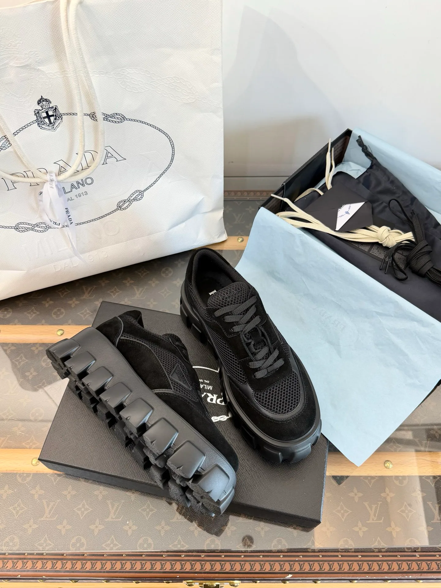 Кроссовки Женские Prada 18724481