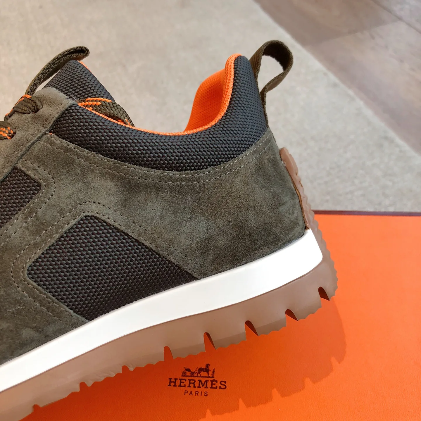 Кроссовки Женские Hermes 1237231