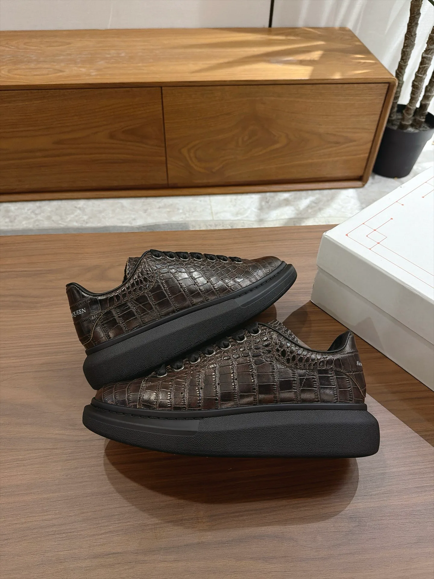 Кроссовки Женские Alexander Mcqueen 18159796
