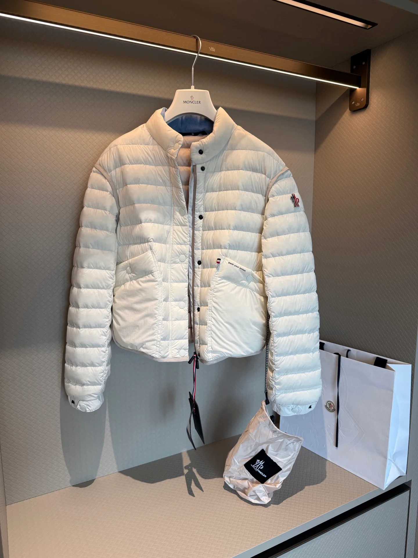 Куртки И Пуховики Женские Moncler 18391928