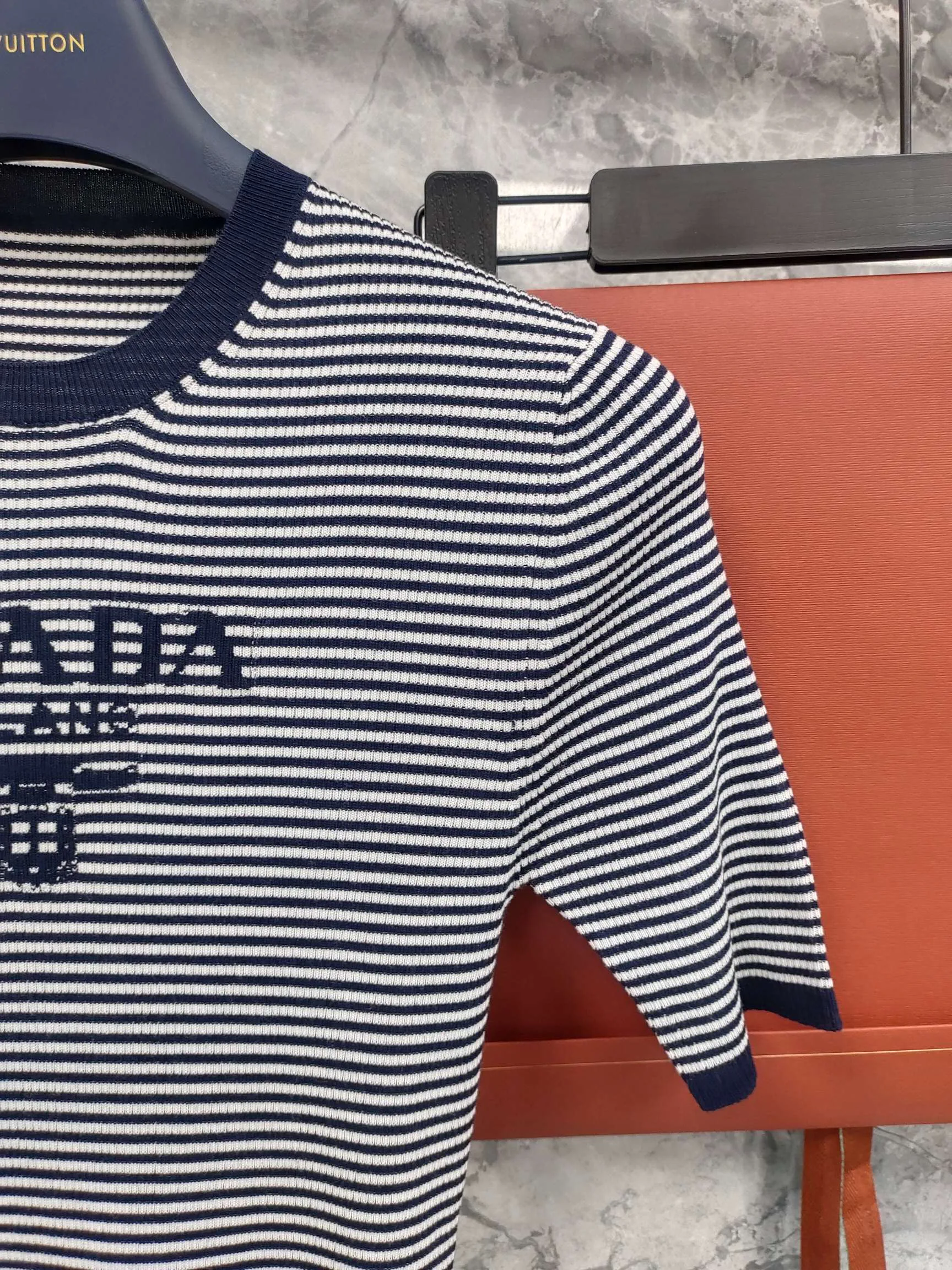 Футболки Женские Prada 11301950