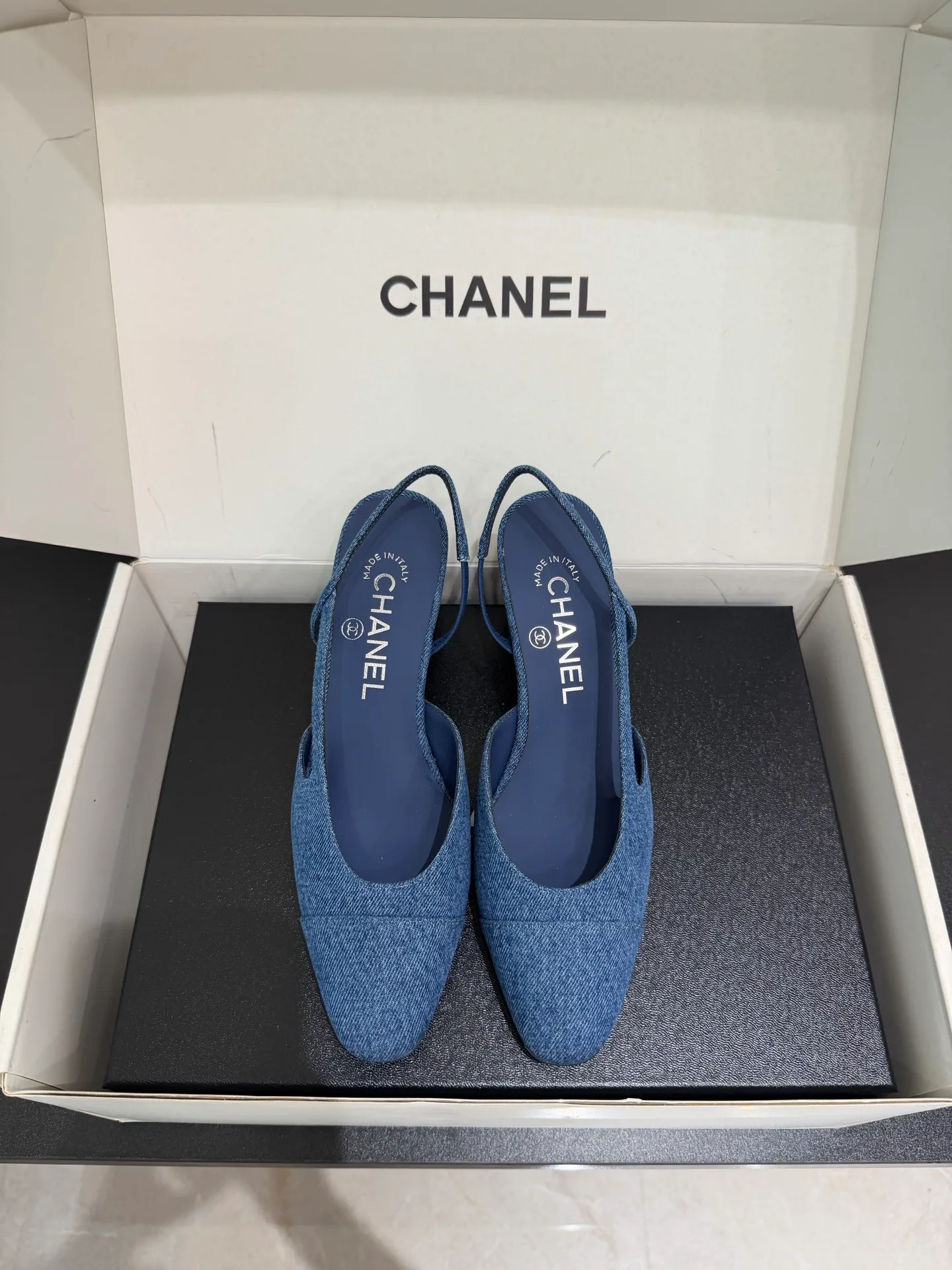 Босоножки Женские Chanel 18080057