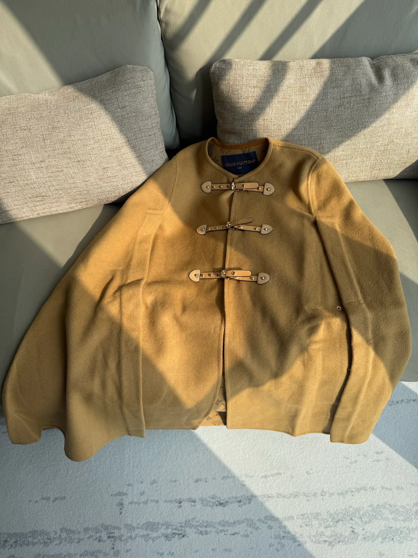 Пальто Женские Louis Vuitton 18361593
