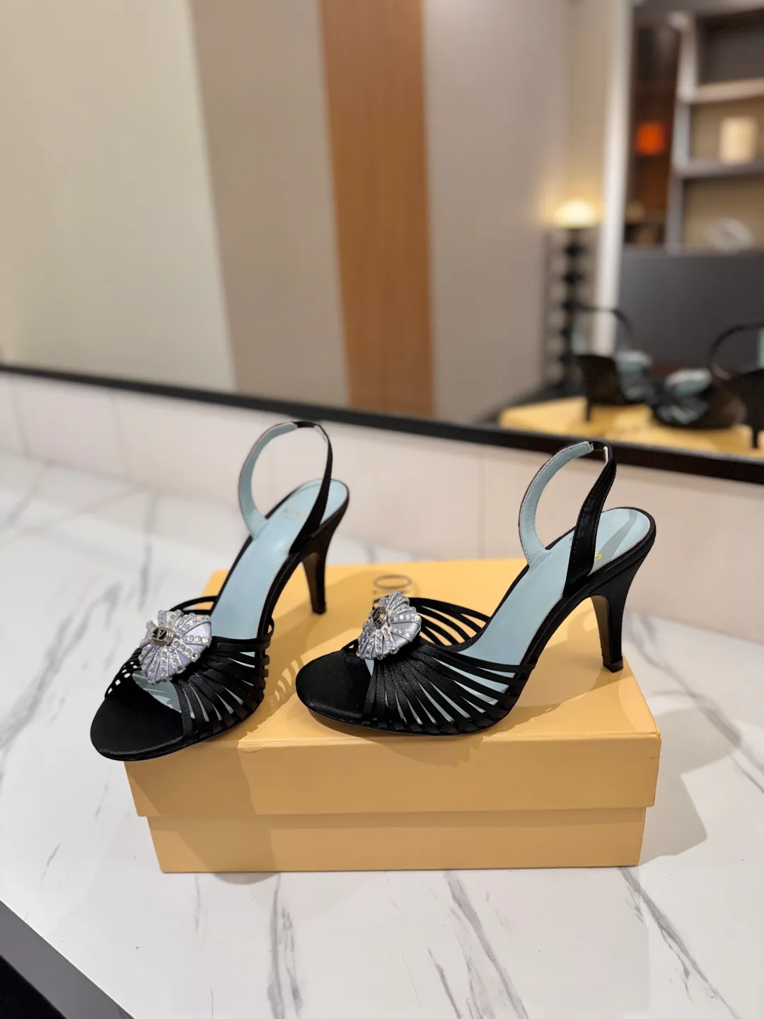 Босоножки Женские Valentino 18134886
