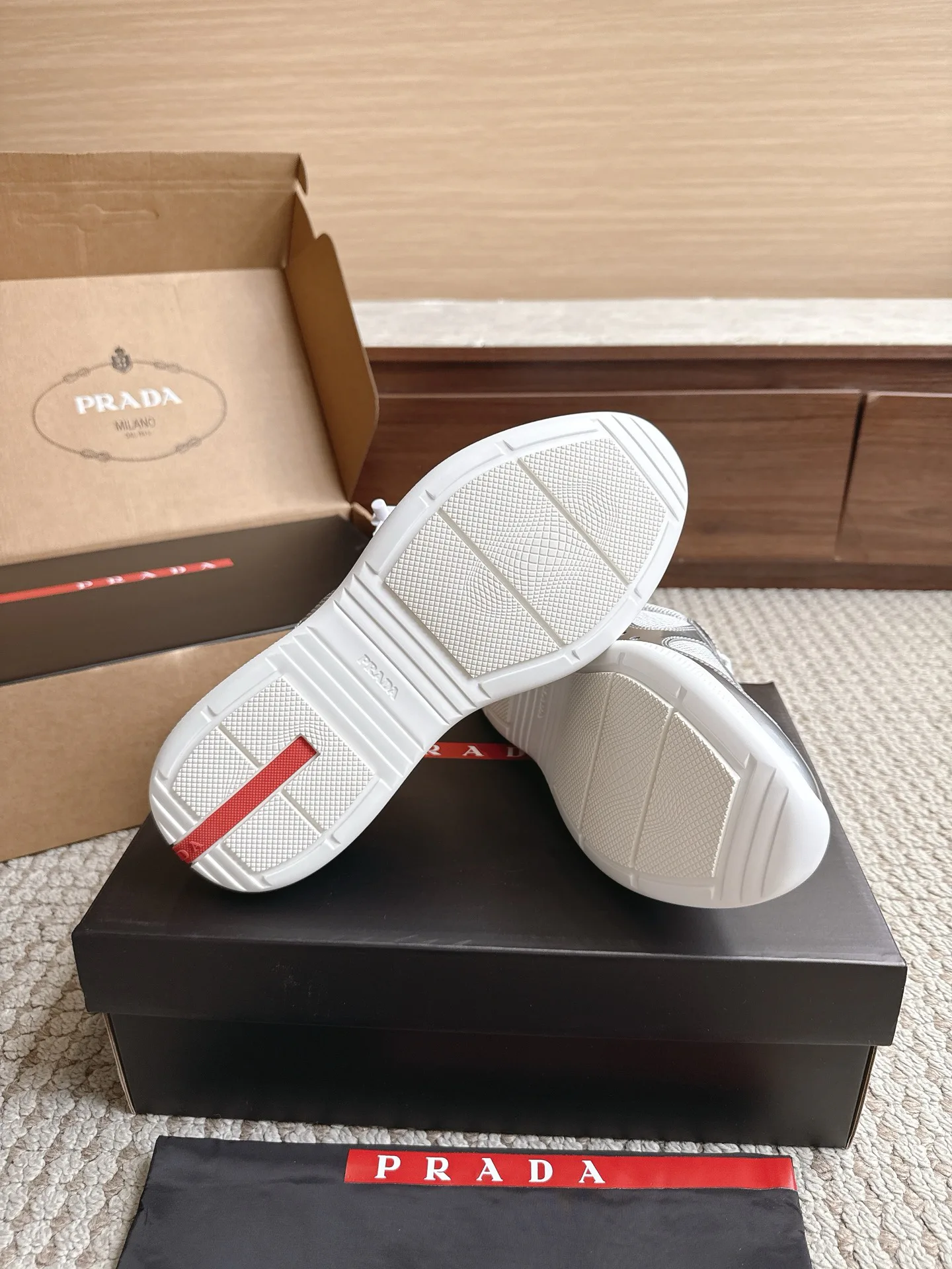 Кроссовки Женские Prada 17470457