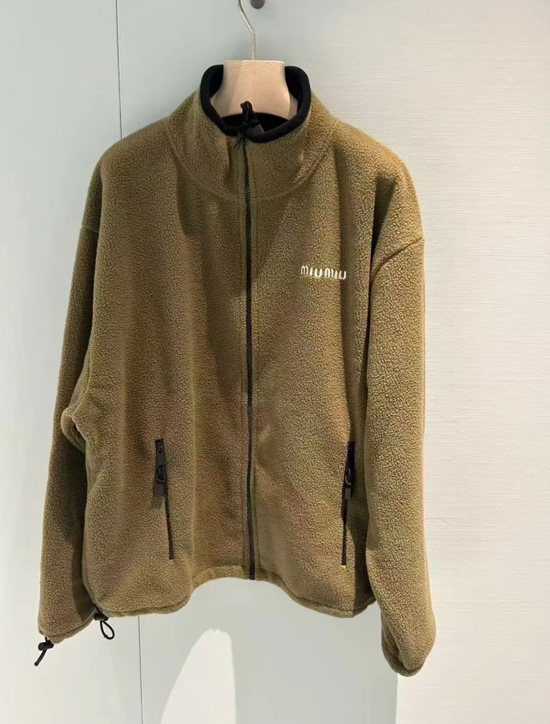 Куртки И Пуховики Женские Miu Miu 17431328