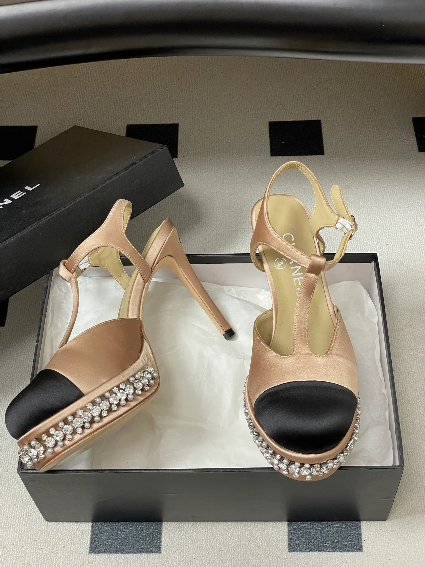 Босоножки Женские Chanel 11682290