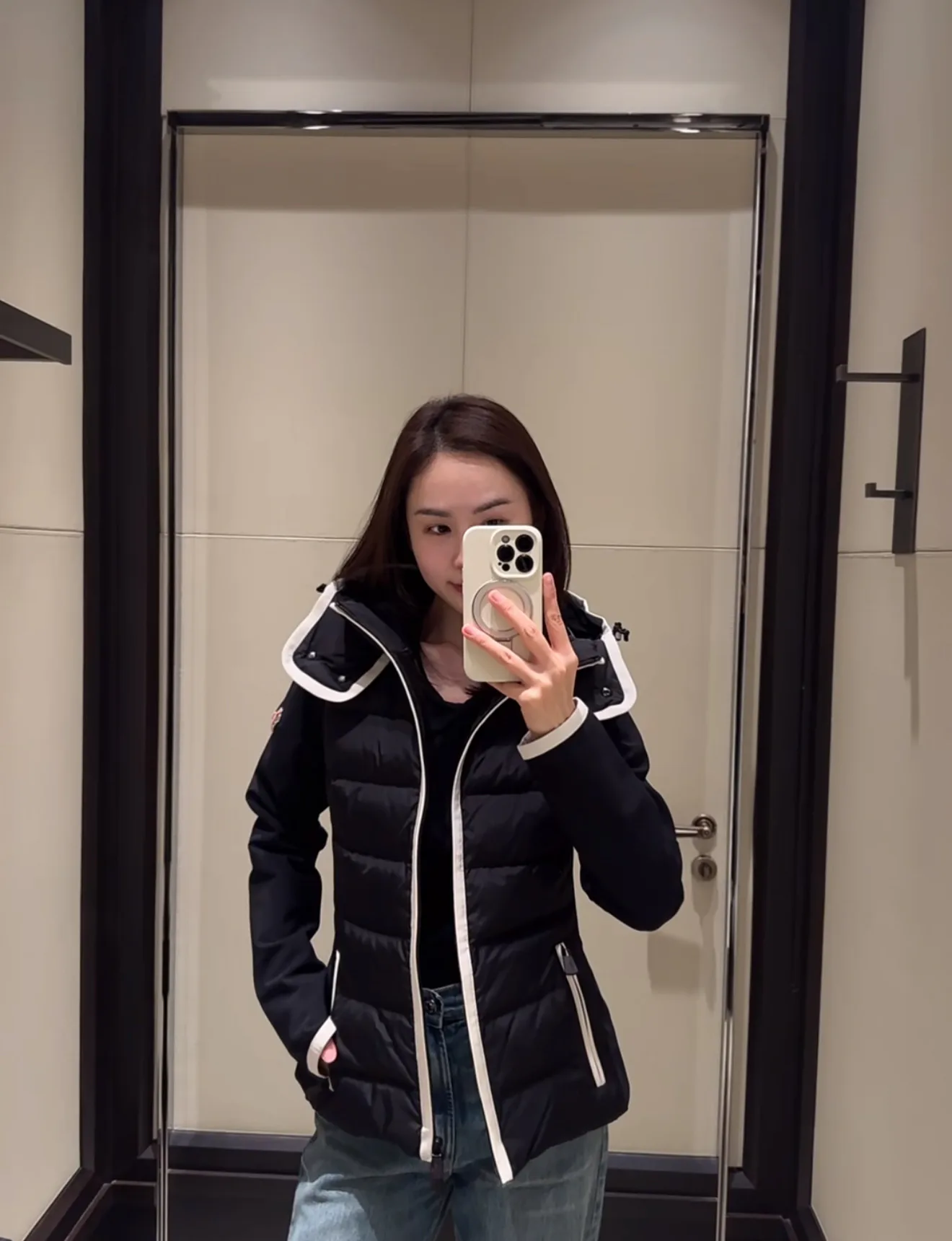 Куртки И Пуховики Женские Moncler 18430829