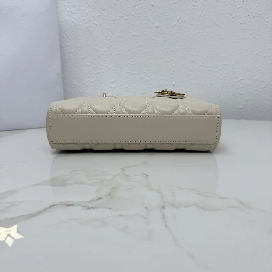 Классические Сумки Женские Christian Dior 17601433