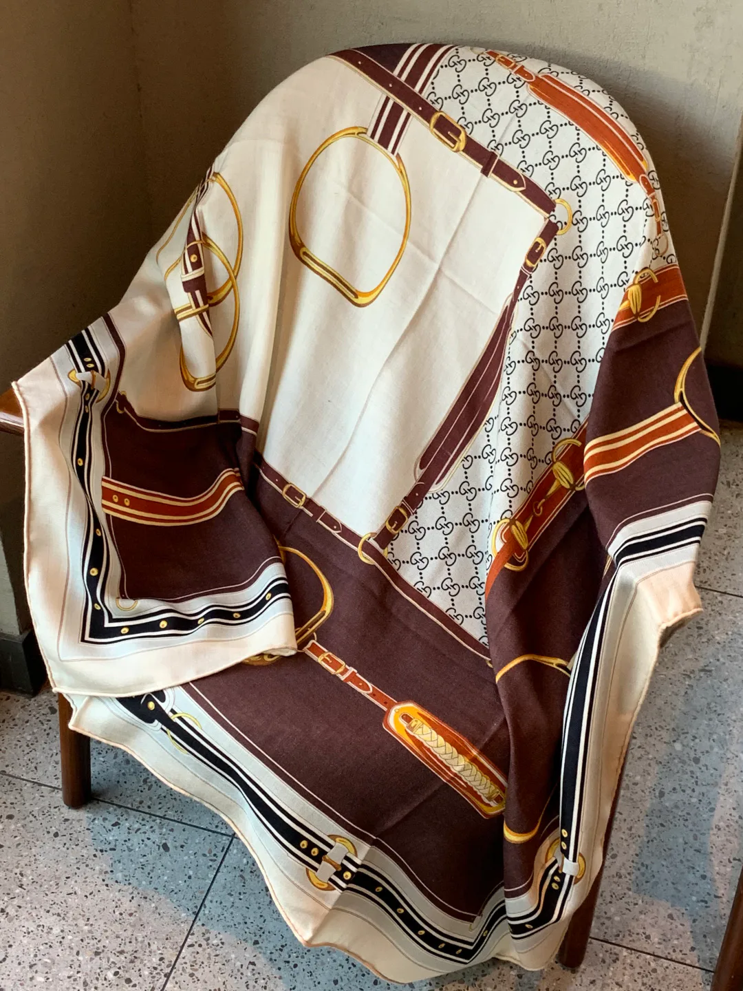 Шарфы Gucci 1036406