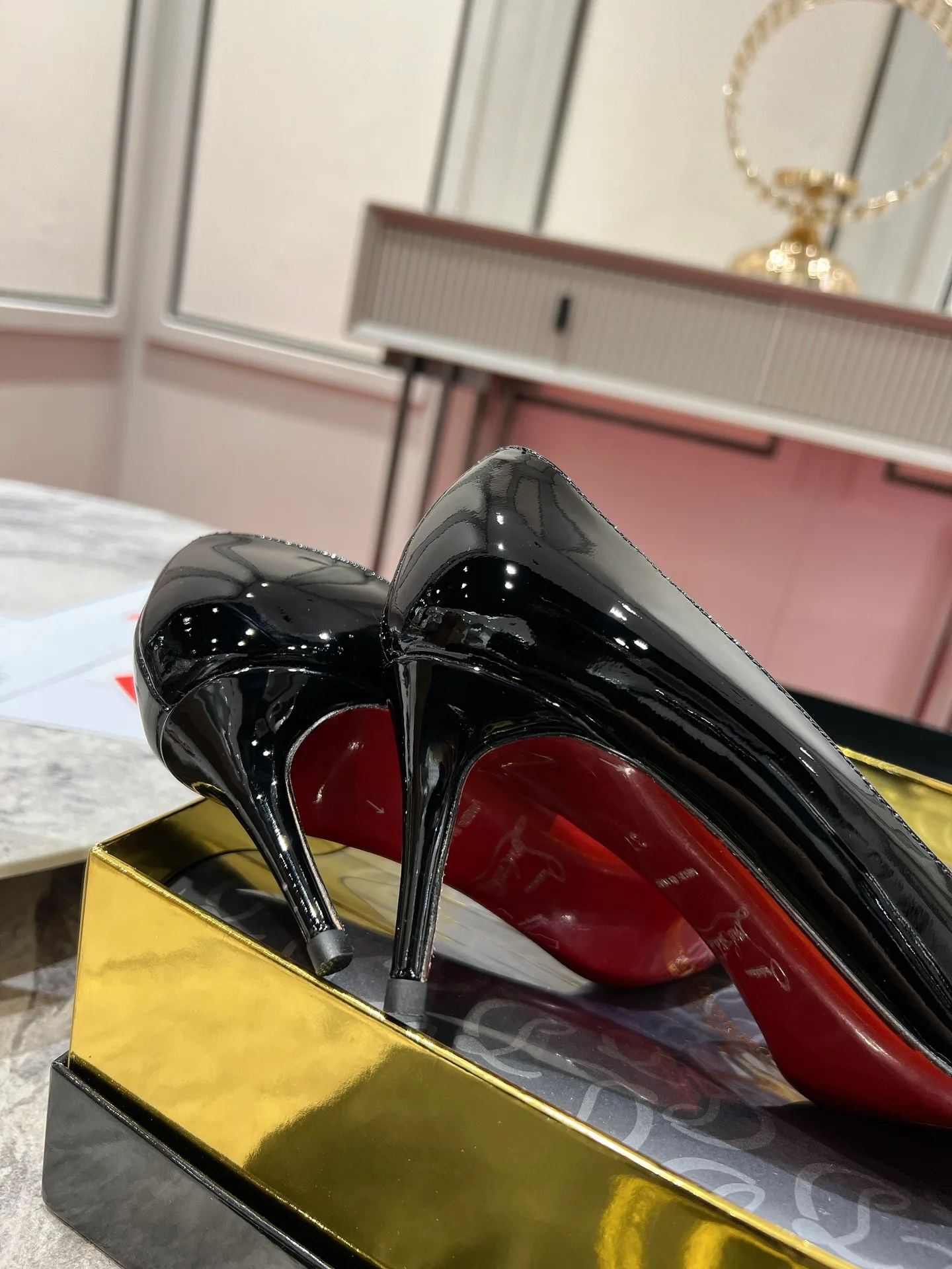 Туфли Женские Christian Louboutin 21629