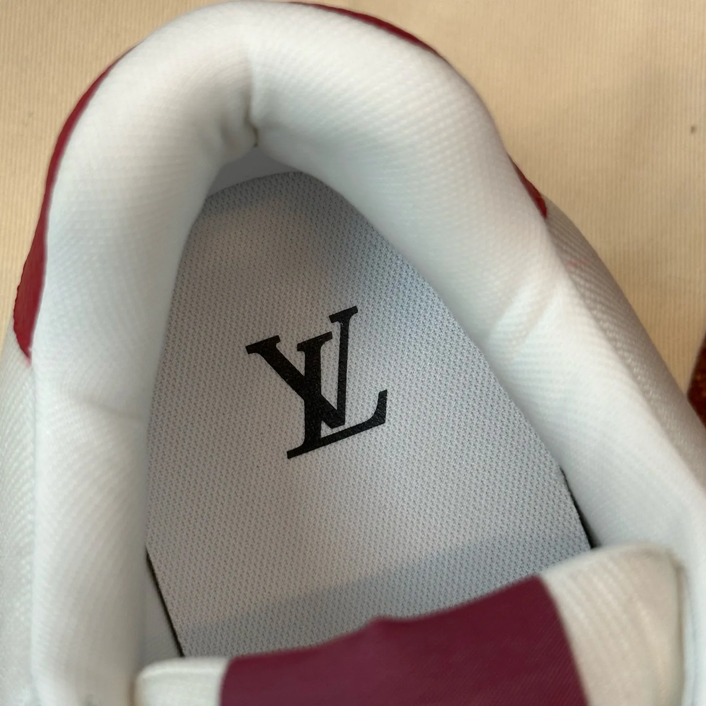 Кроссовки Женские Louis Vuitton 17460368