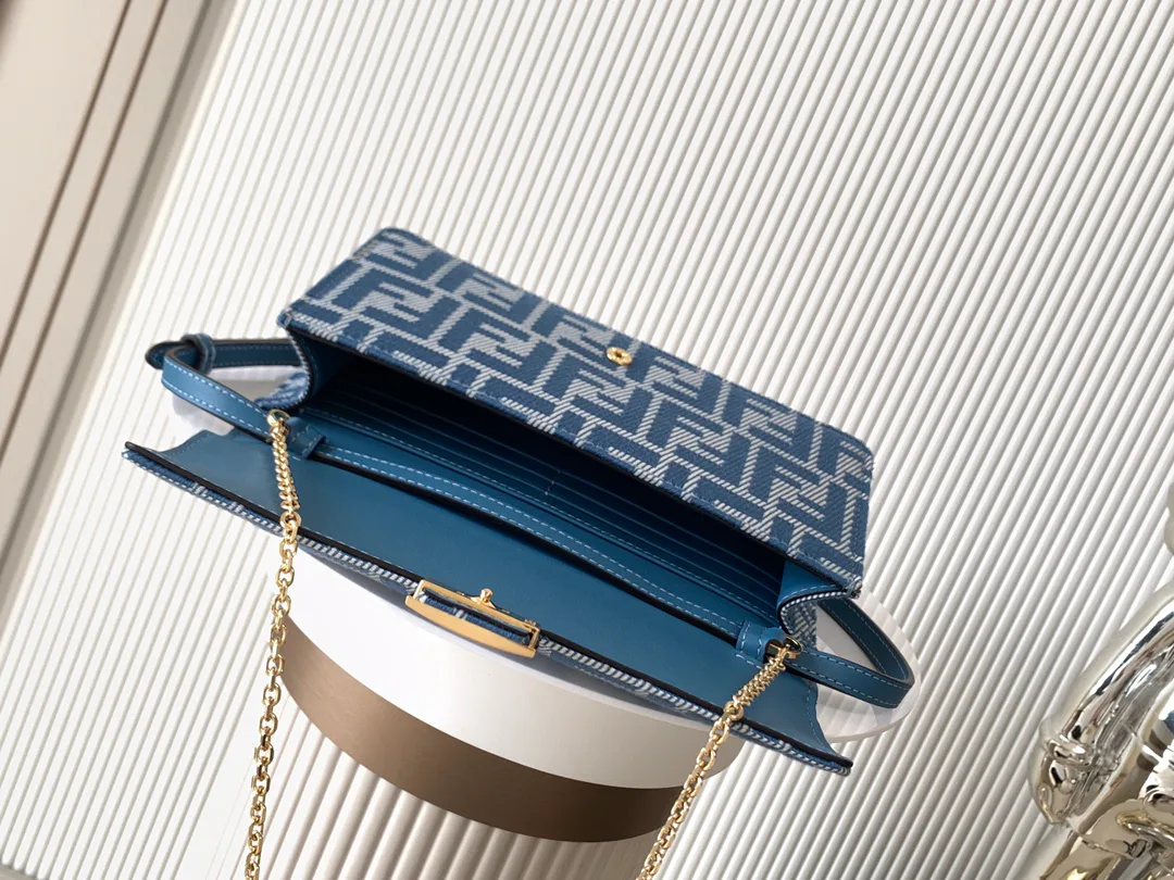 Классические Сумки Женские Fendi 13234536