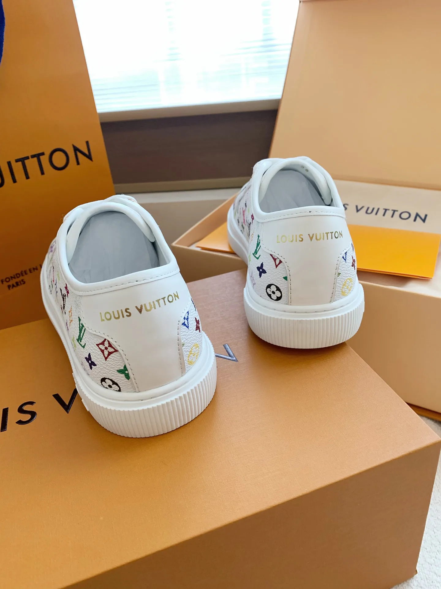 Кроссовки Женские Louis Vuitton 11876785