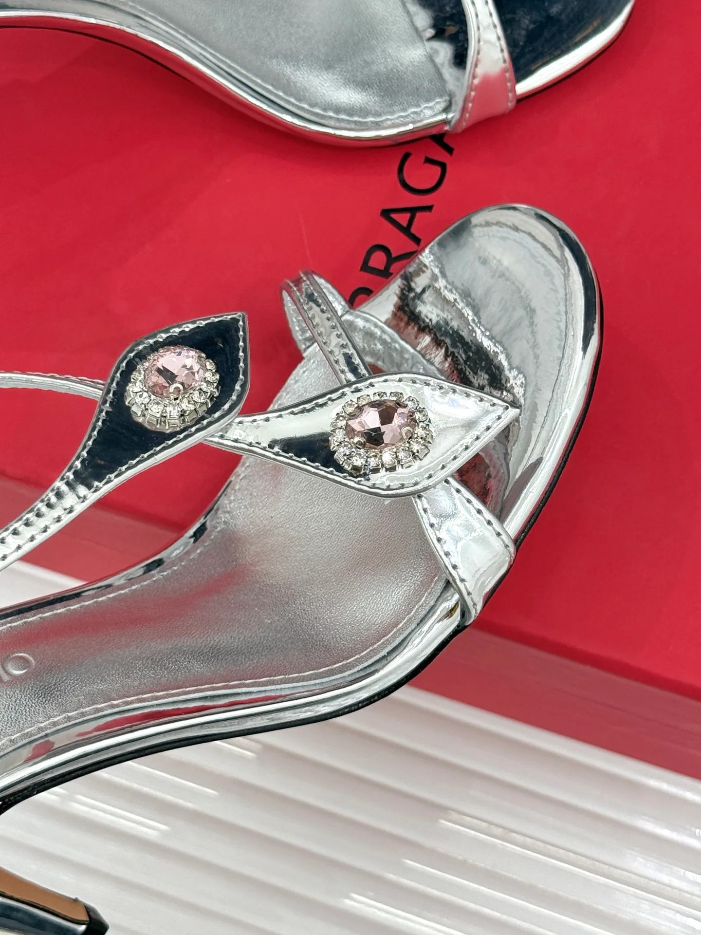 Босоножки Женские Salvatore Ferragamo 11312298