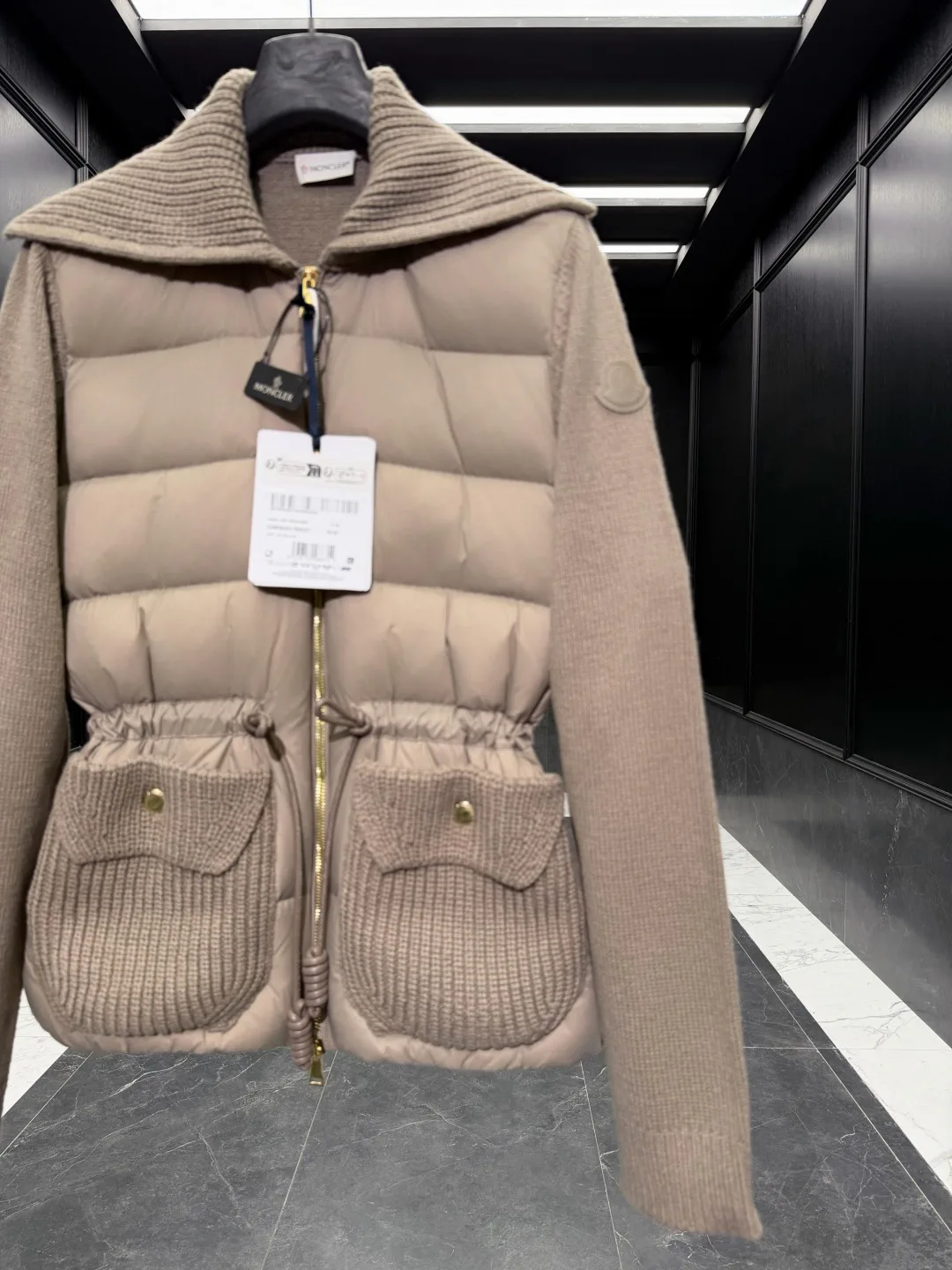 Куртки И Пуховики Женские Moncler 18927177