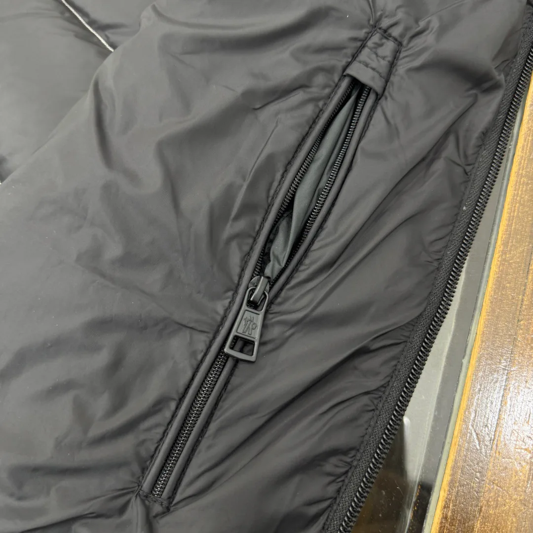 Жилеты Женские Moncler 18001990