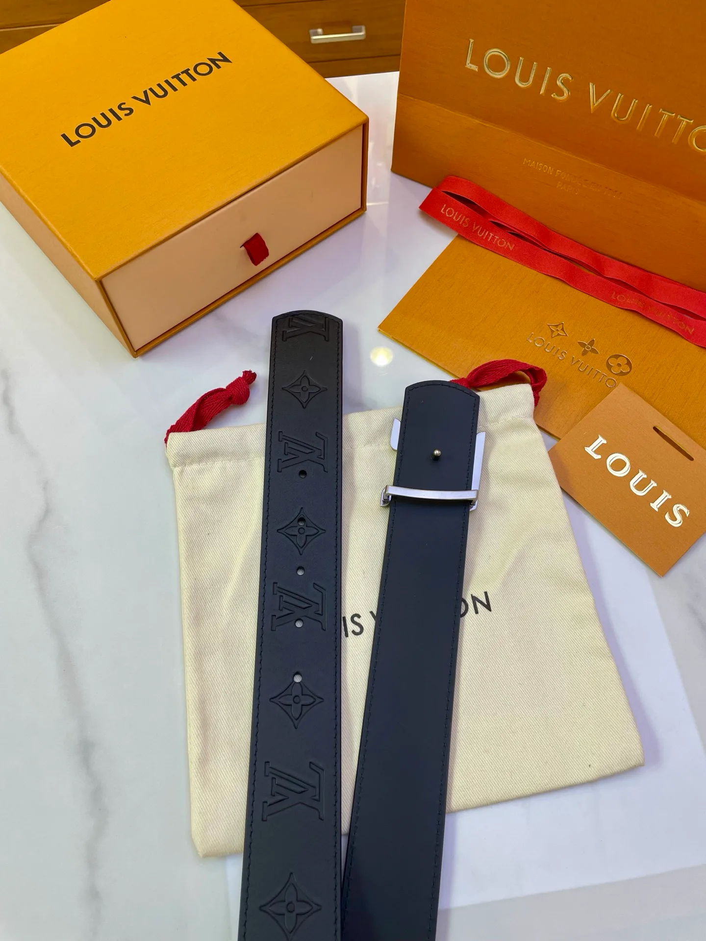 Ремни Louis Vuitton 11406611