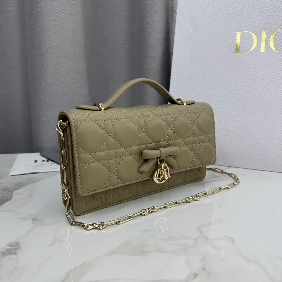Классические Сумки Женские Christian Dior 12594767