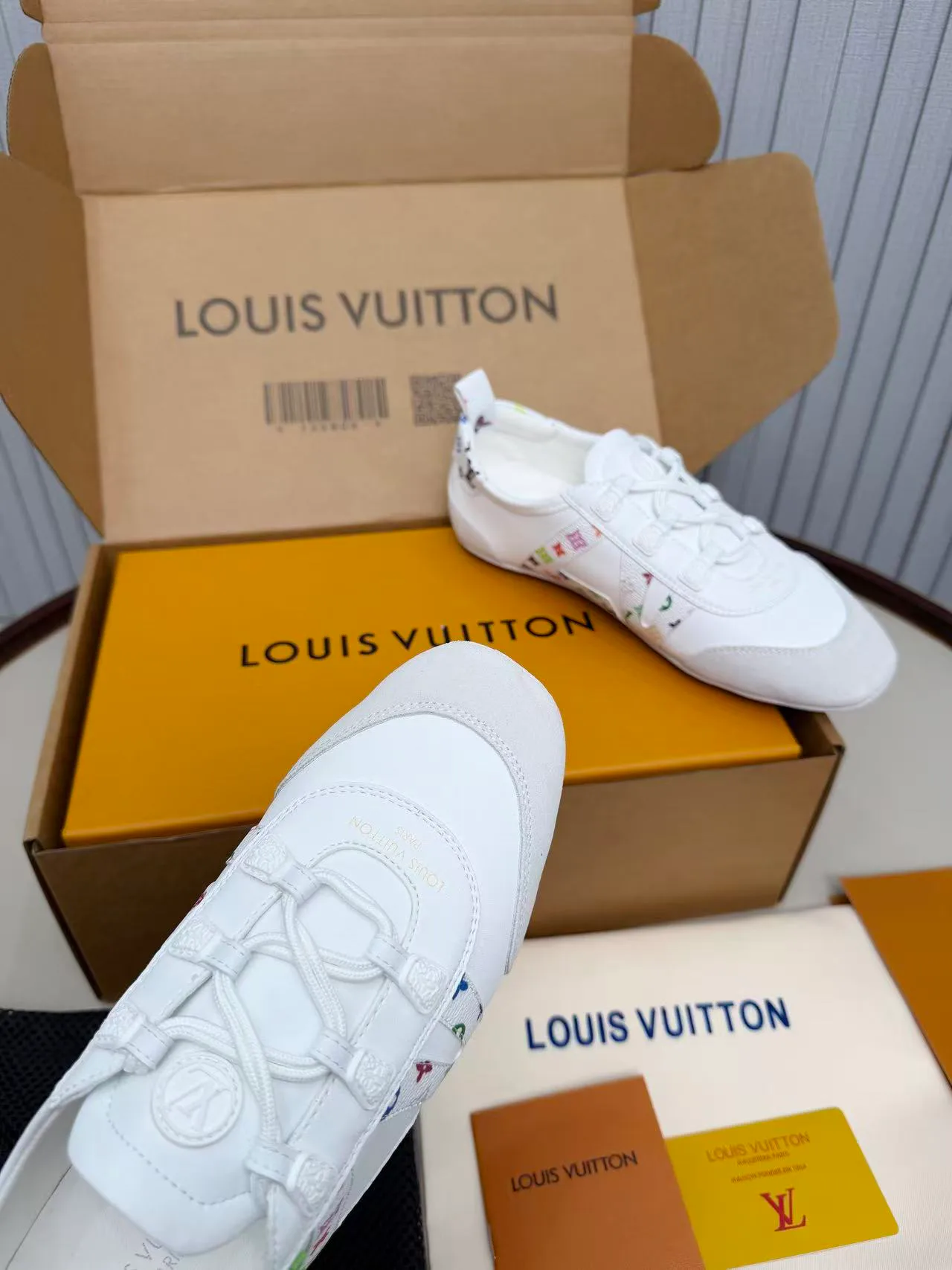 Кроссовки Женские Louis Vuitton 11250656