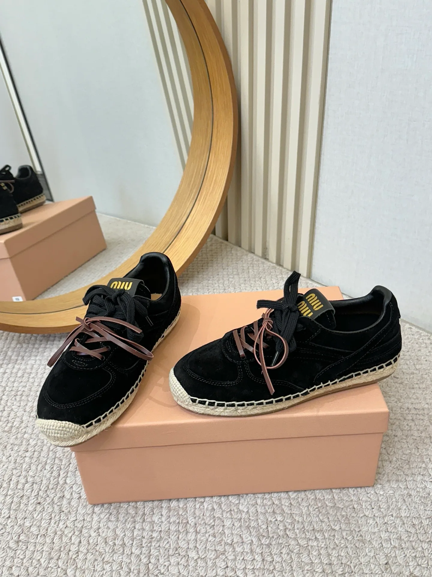 Кроссовки Женские Miu Miu 547690