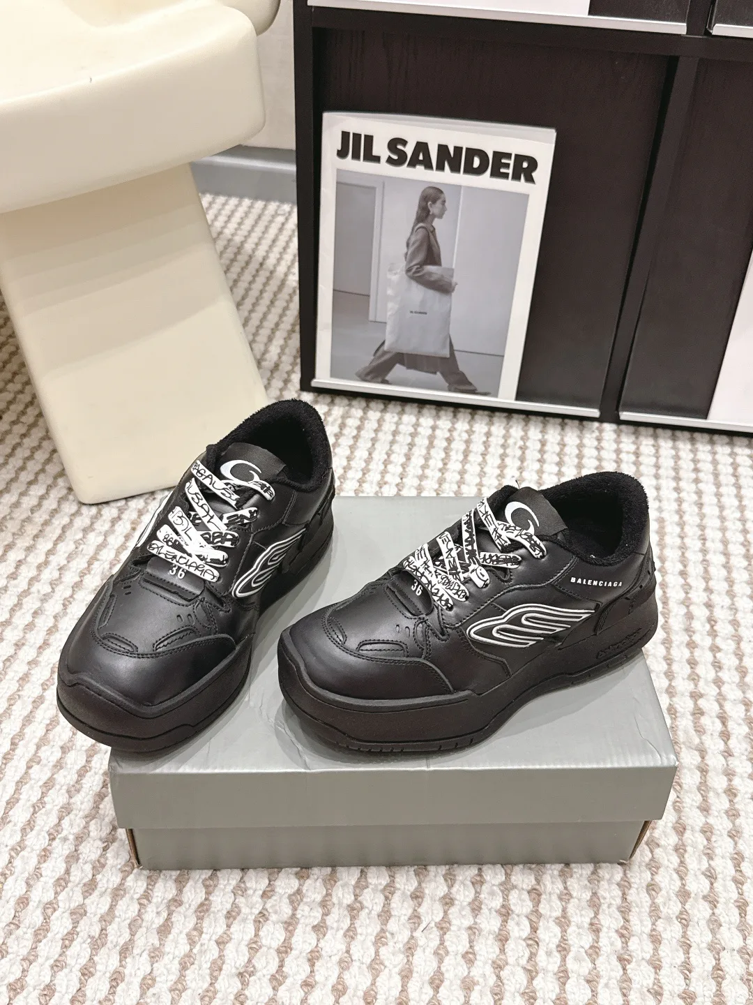 Кроссовки Женские Balenciaga 13555219