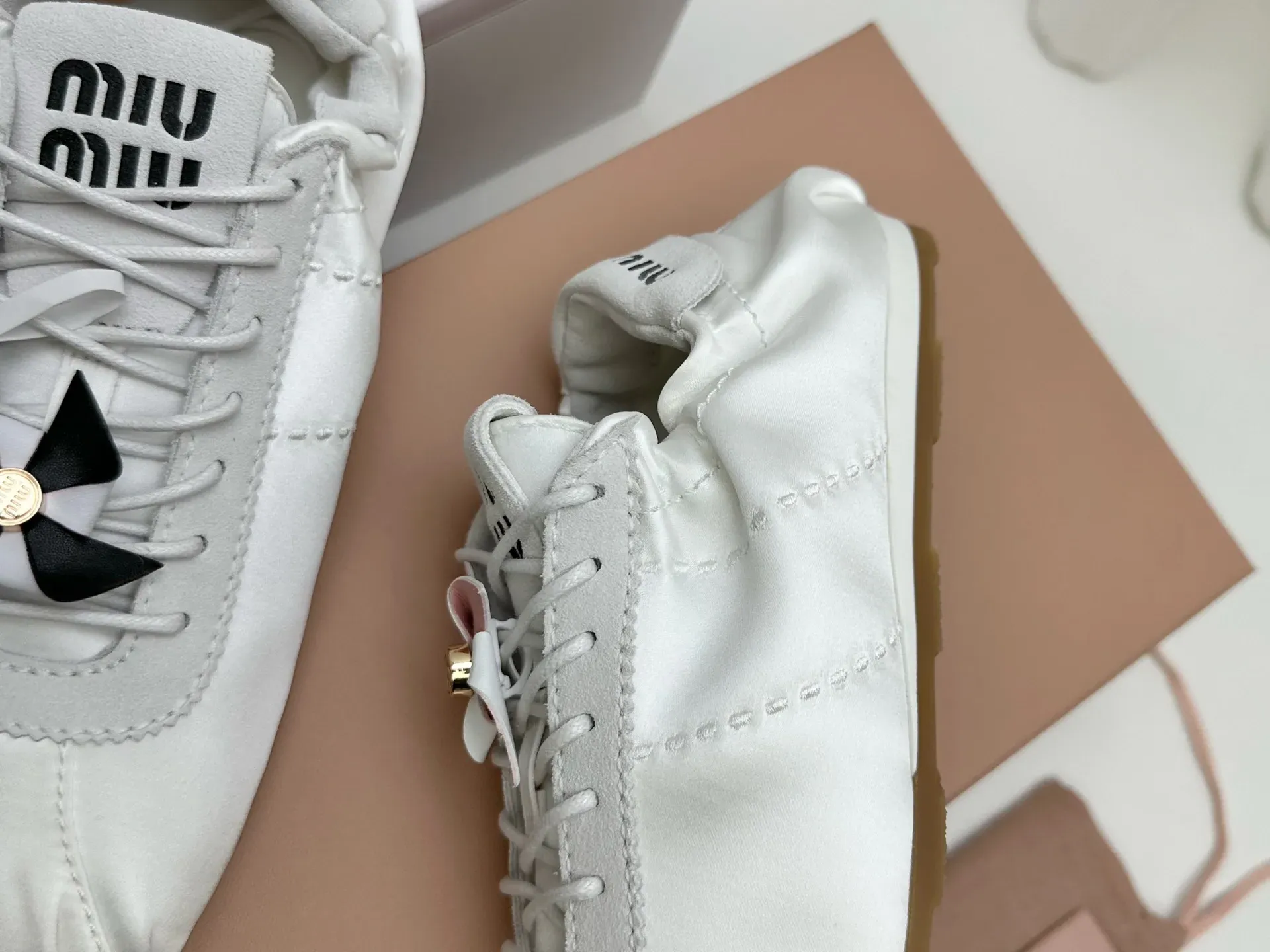 Кроссовки Женские Miu Miu 1059672