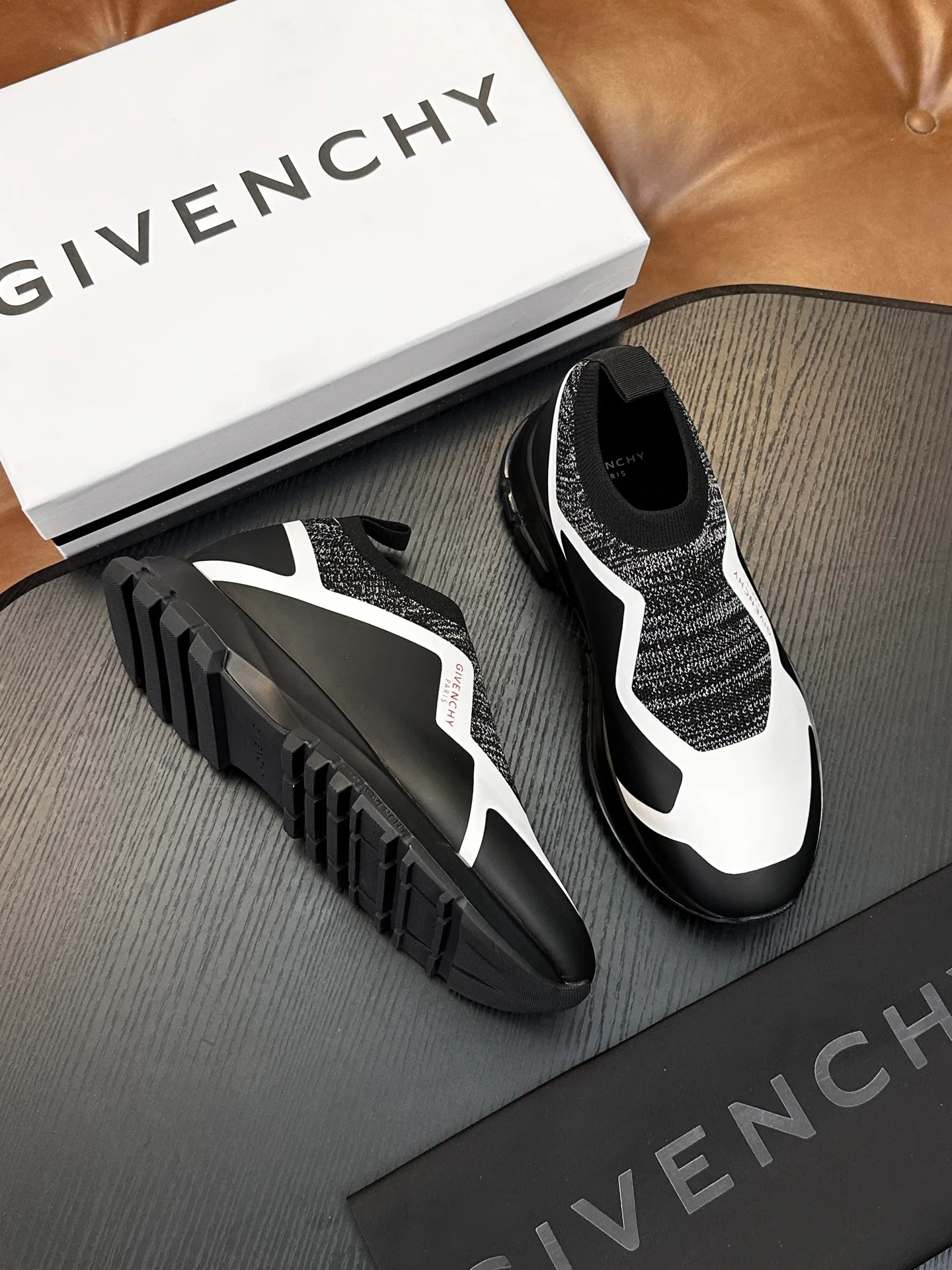 Кроссовки Мужские Givenchy 18655026