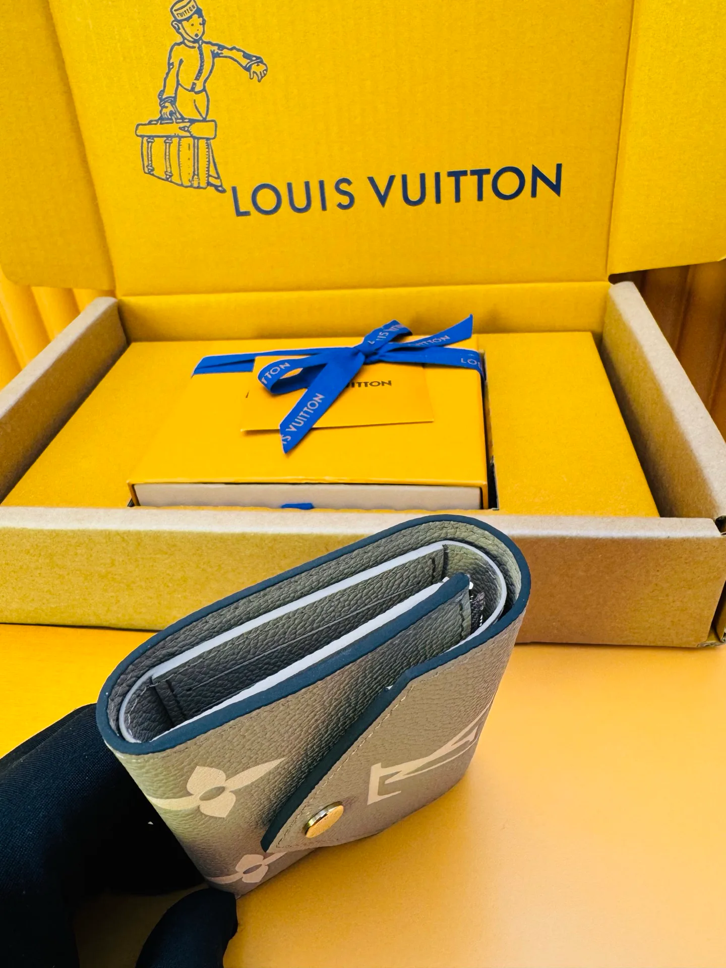 Клатчи Женские Louis Vuitton 1923364