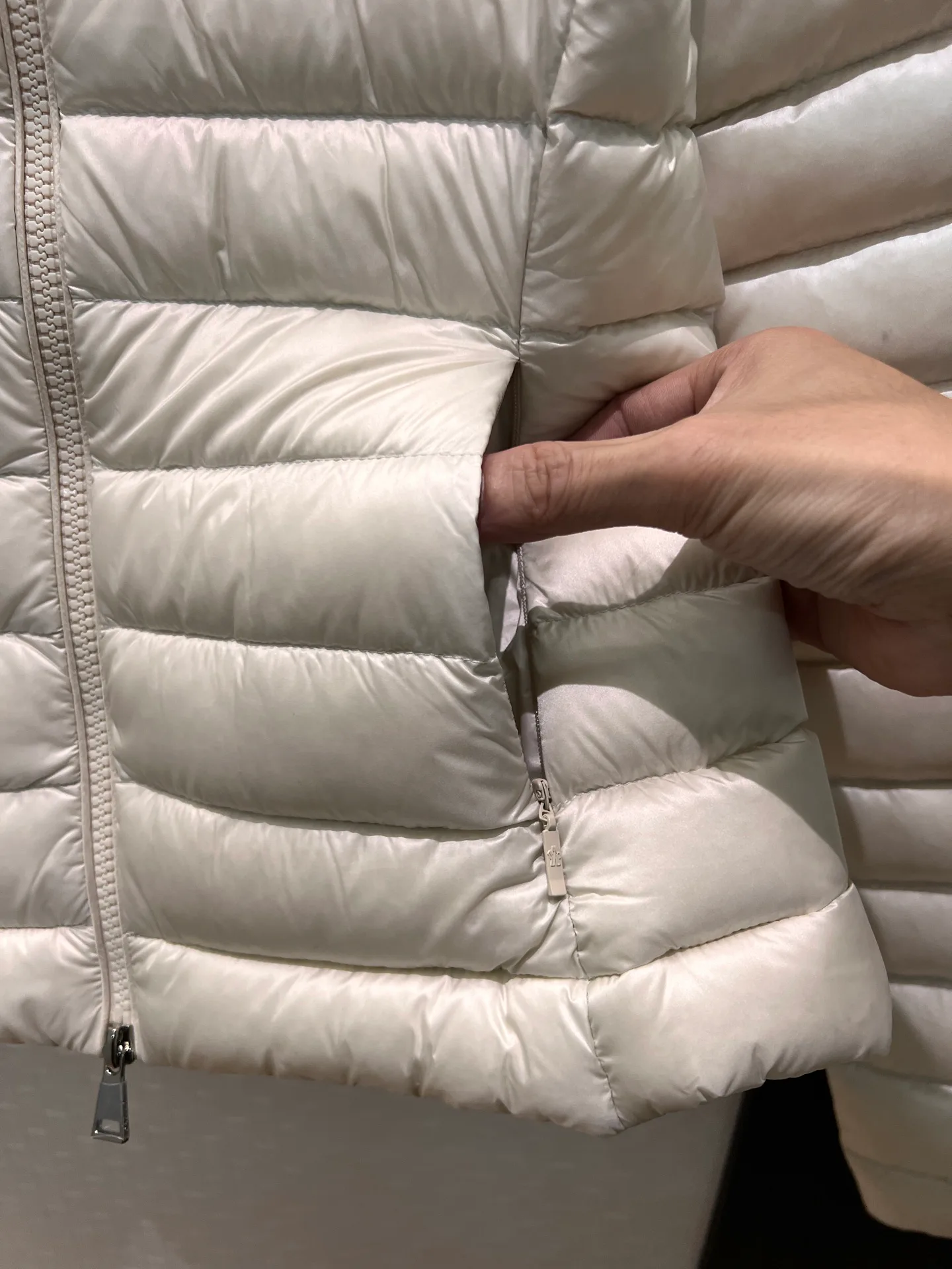 Куртки И Пуховики Женские Moncler 18460250