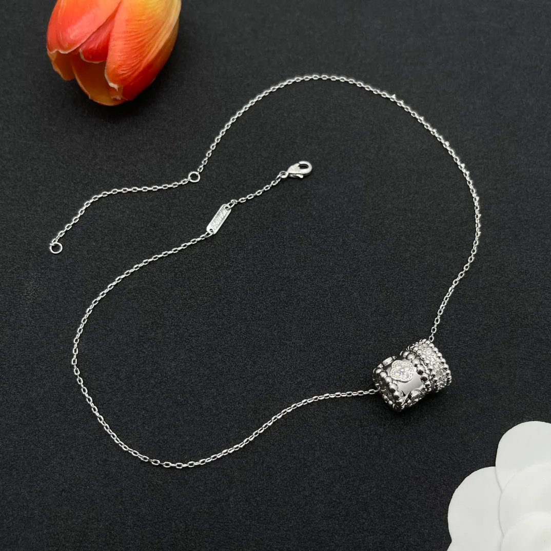 Бижутерия Van Cleef & Arpels 71212