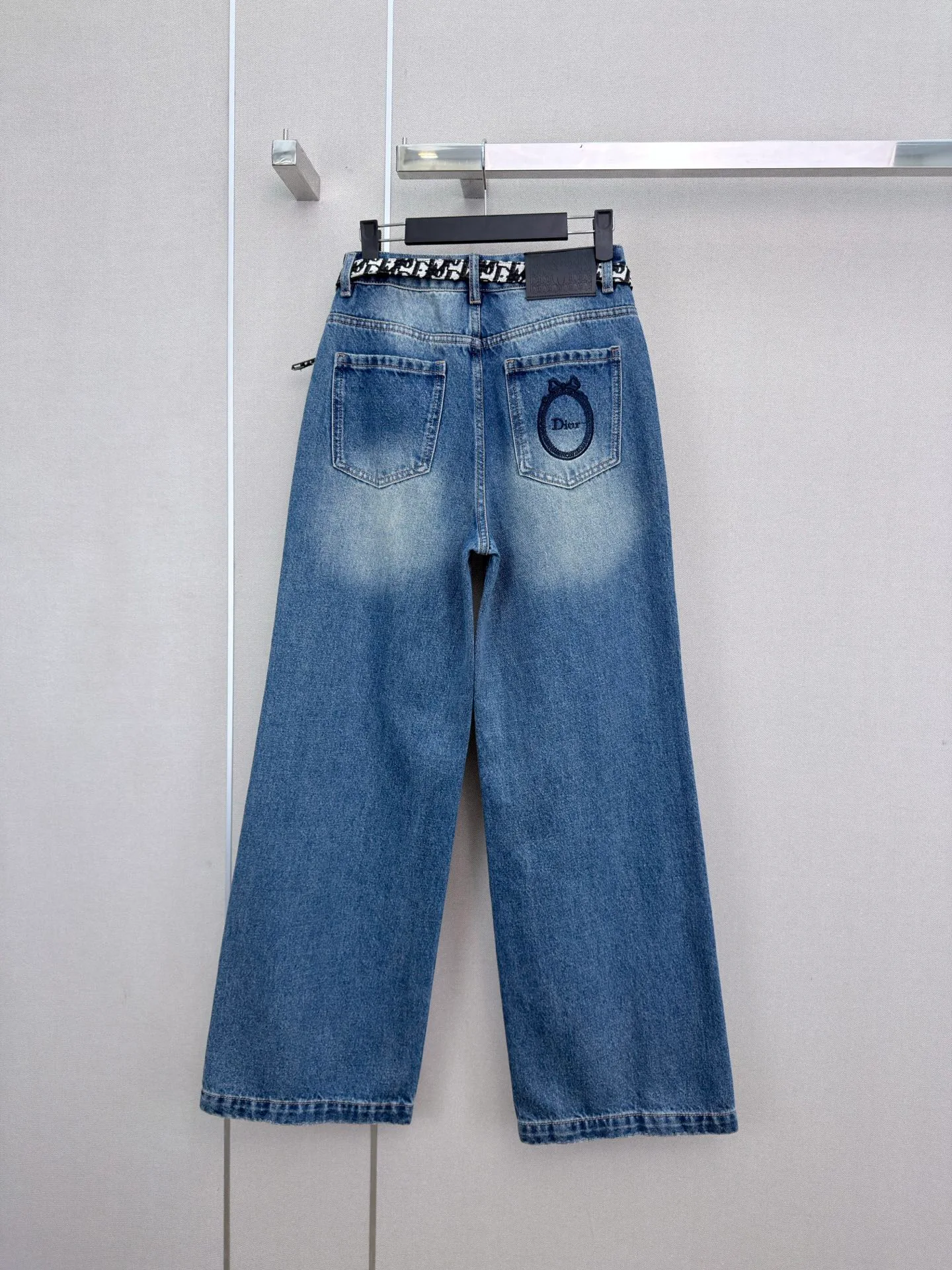 Джинсы Женские Christian Dior 18642104