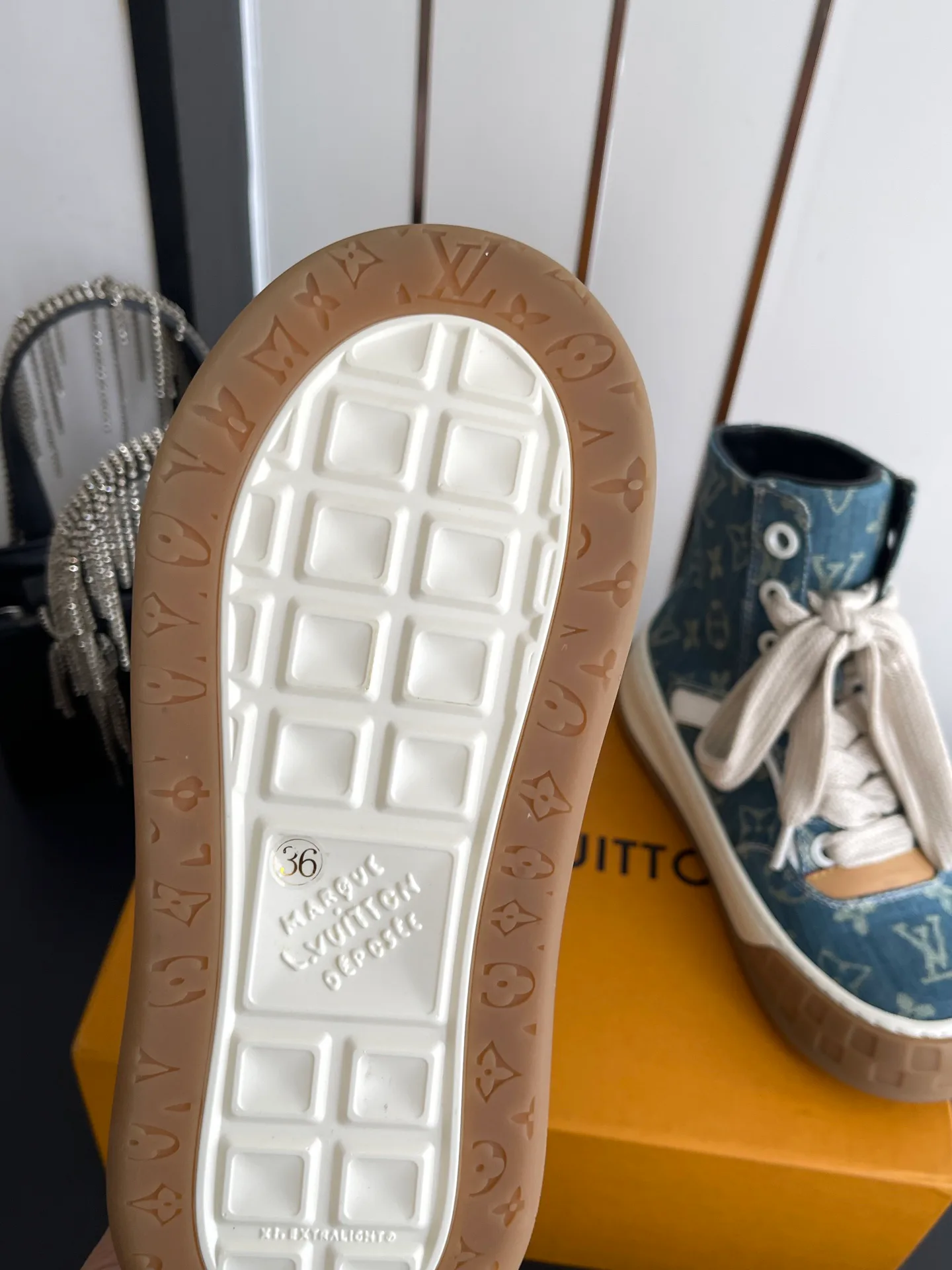 Кроссовки Женские Louis Vuitton 17673242