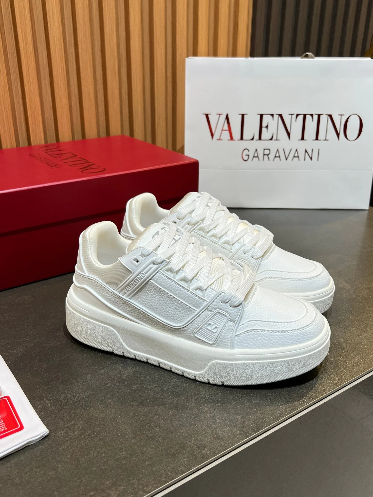Кроссовки Женские Valentino 11575960