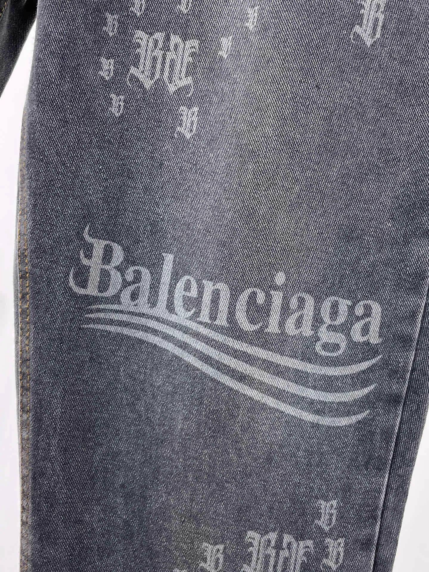 Джинсы Мужские Balenciaga 18499650