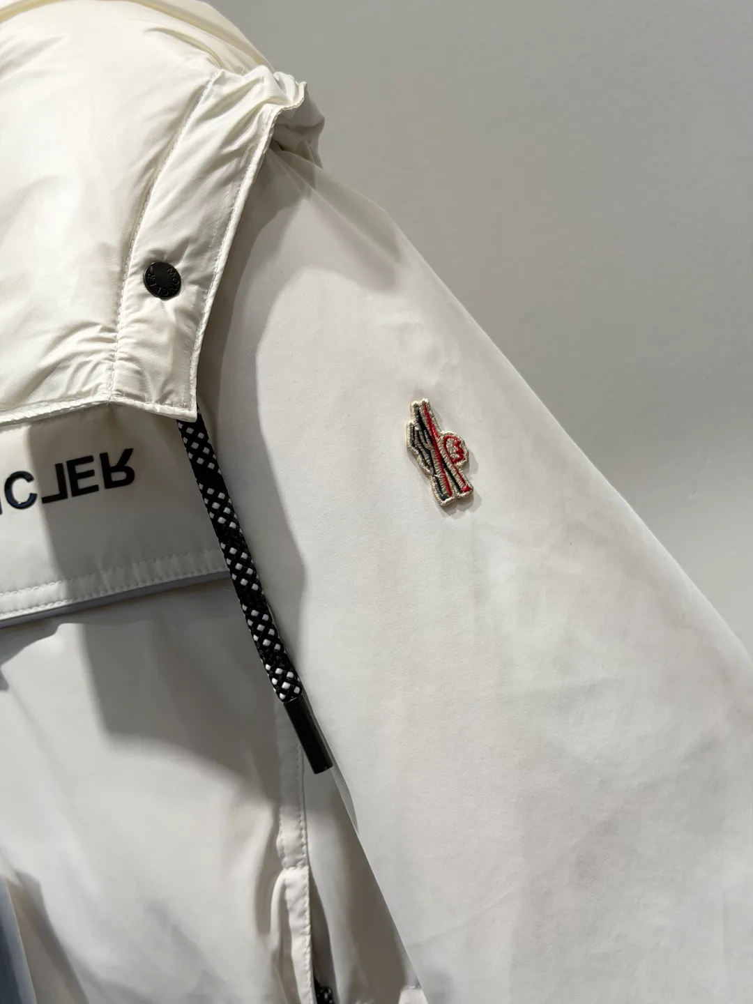 Куртки И Пуховики Женские Moncler 20099729