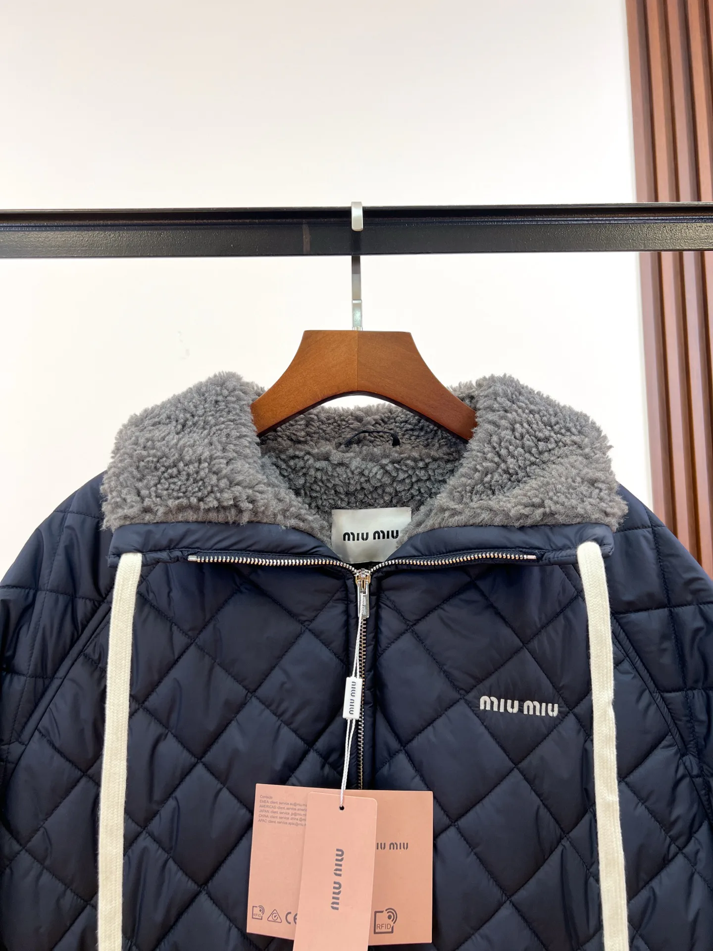 Куртки И Пуховики Женские Miu Miu 18820366