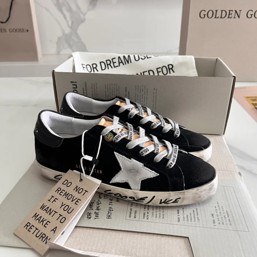 Кроссовки Женские Golden Goose 16995656