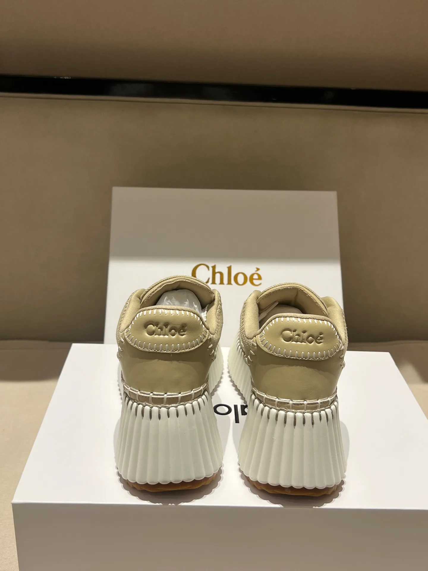 Кроссовки Женские Chloe 18020519