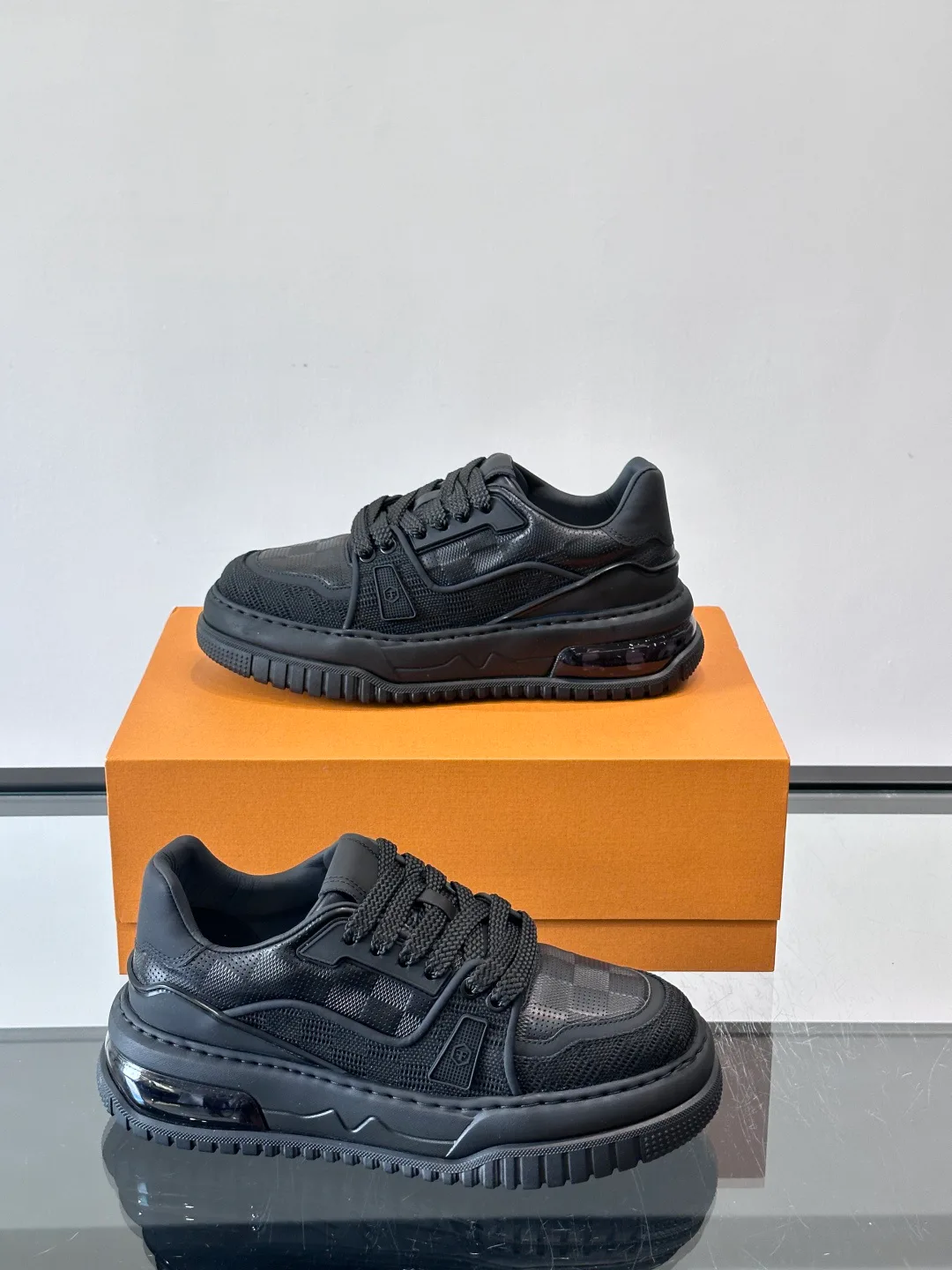 Кроссовки Мужские Louis Vuitton 13453000