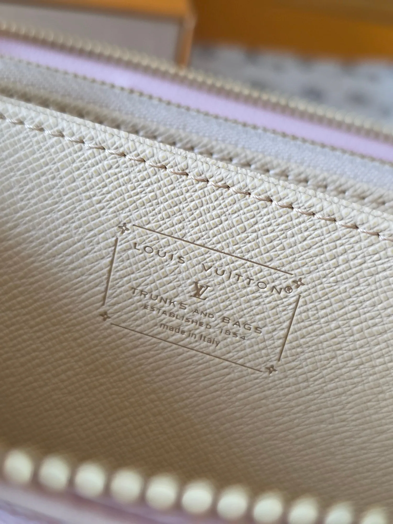 Клатчи Женские Louis Vuitton 18391185