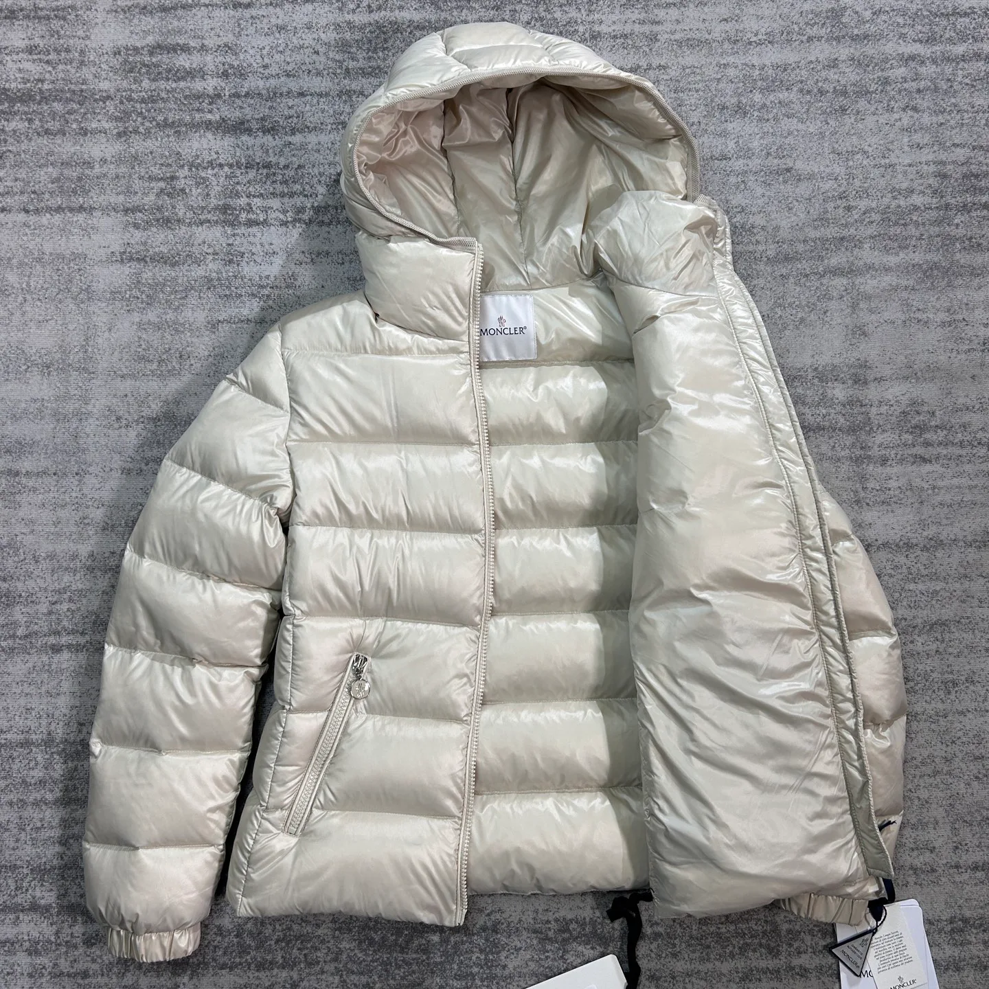 Куртки И Пуховики Женские Moncler 18354333