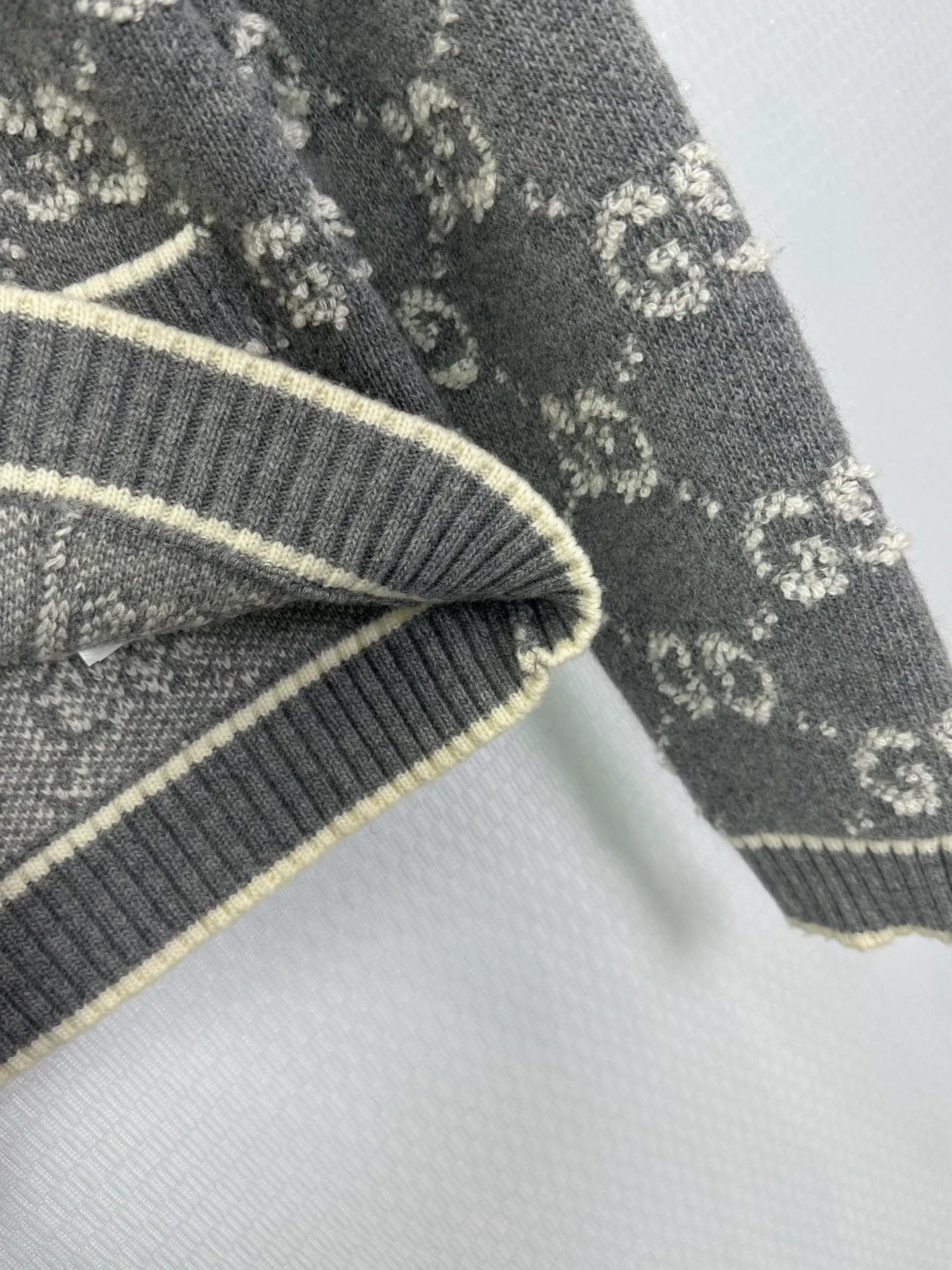Джемперы И Свитеры Женские Gucci 19482592