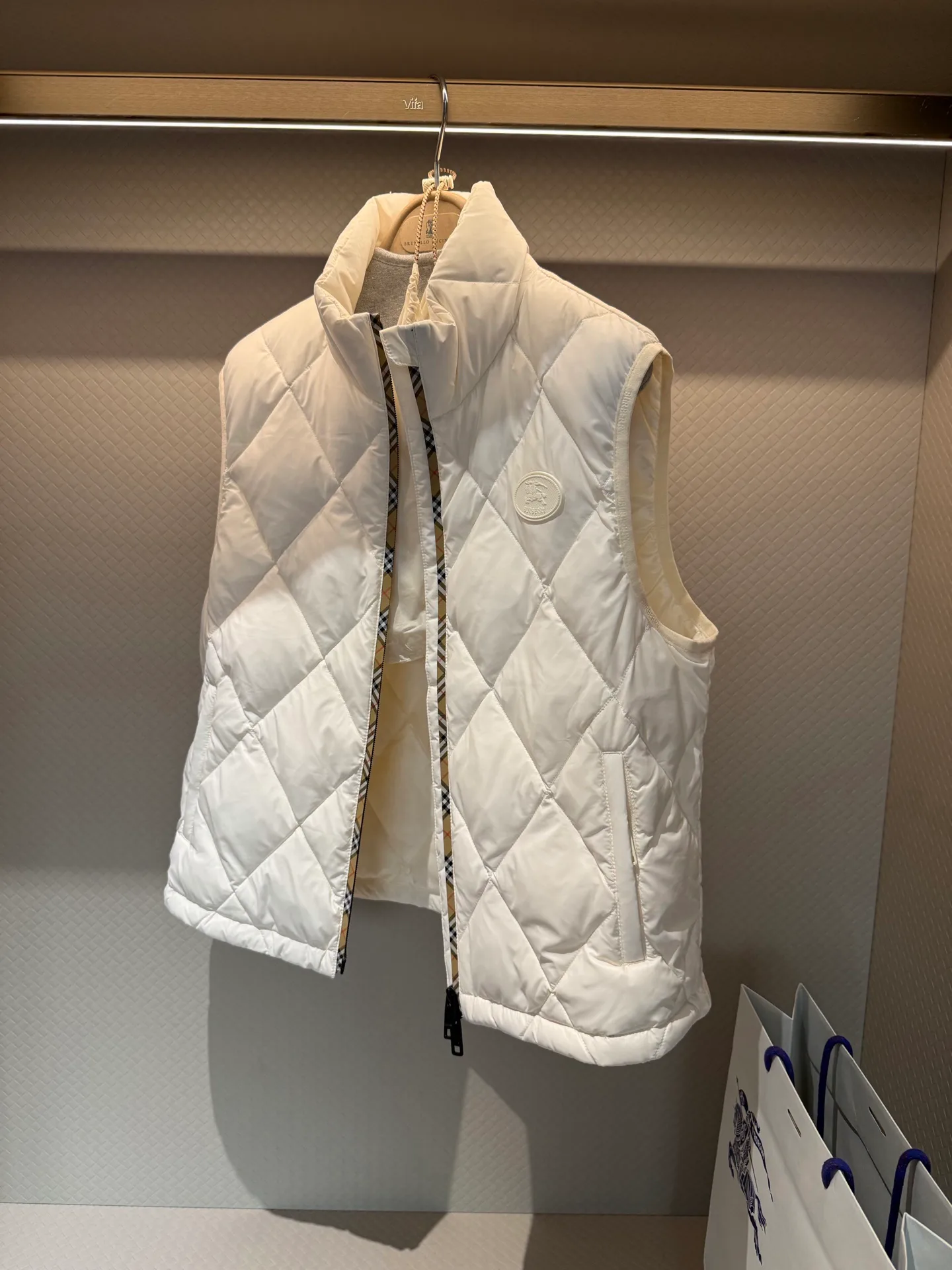 Жилеты Женские Burberry 18692548