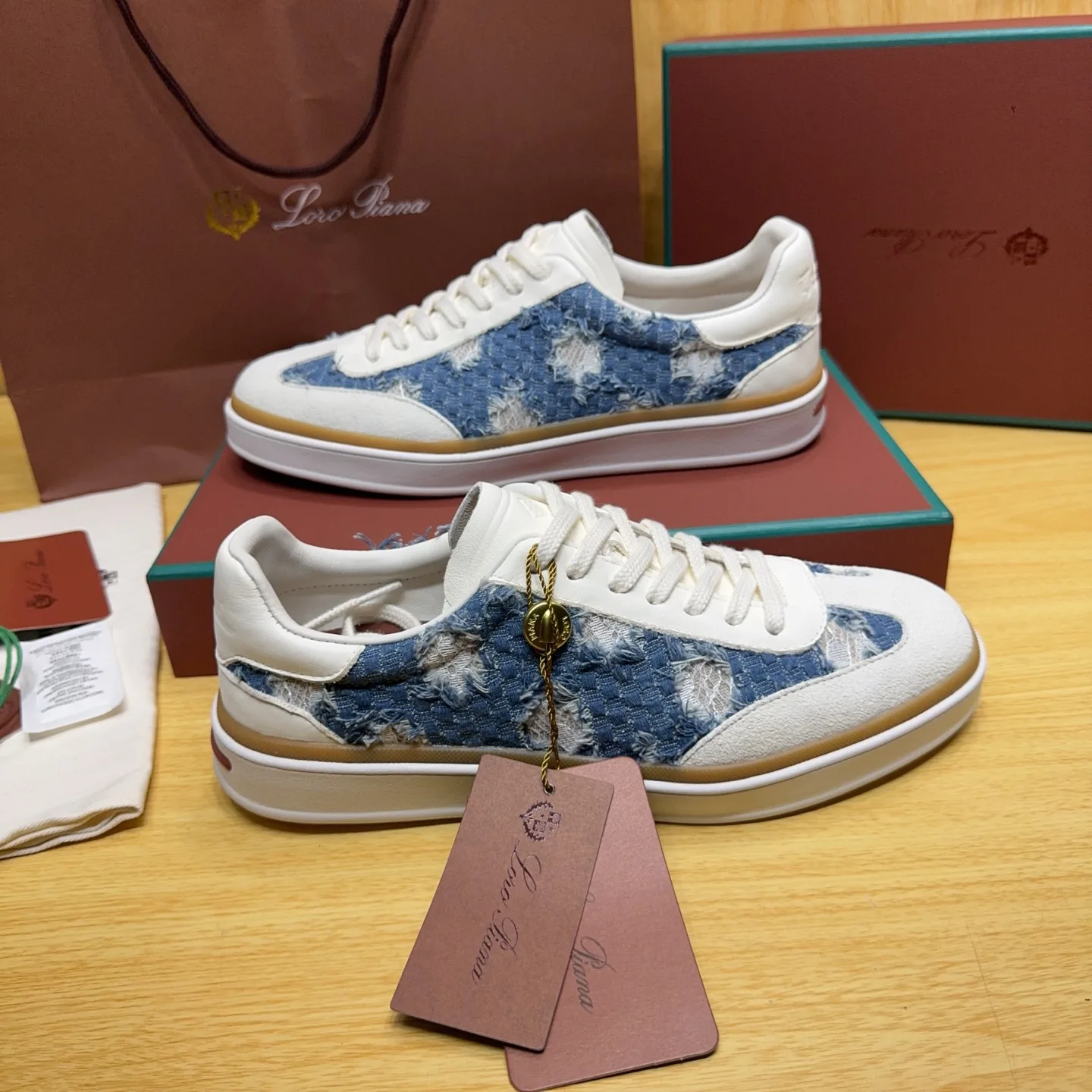 Кроссовки Женские Loro Piana 18263654