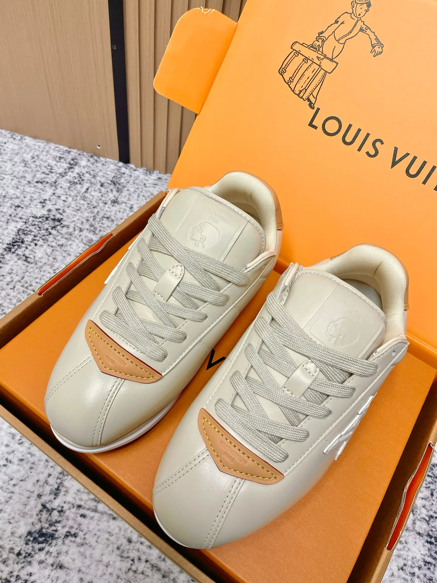 Кроссовки Женские Louis Vuitton 190848