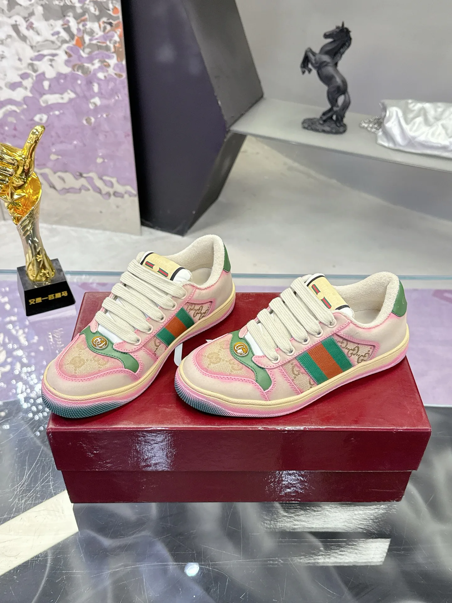 Кроссовки Женские Gucci 17530444