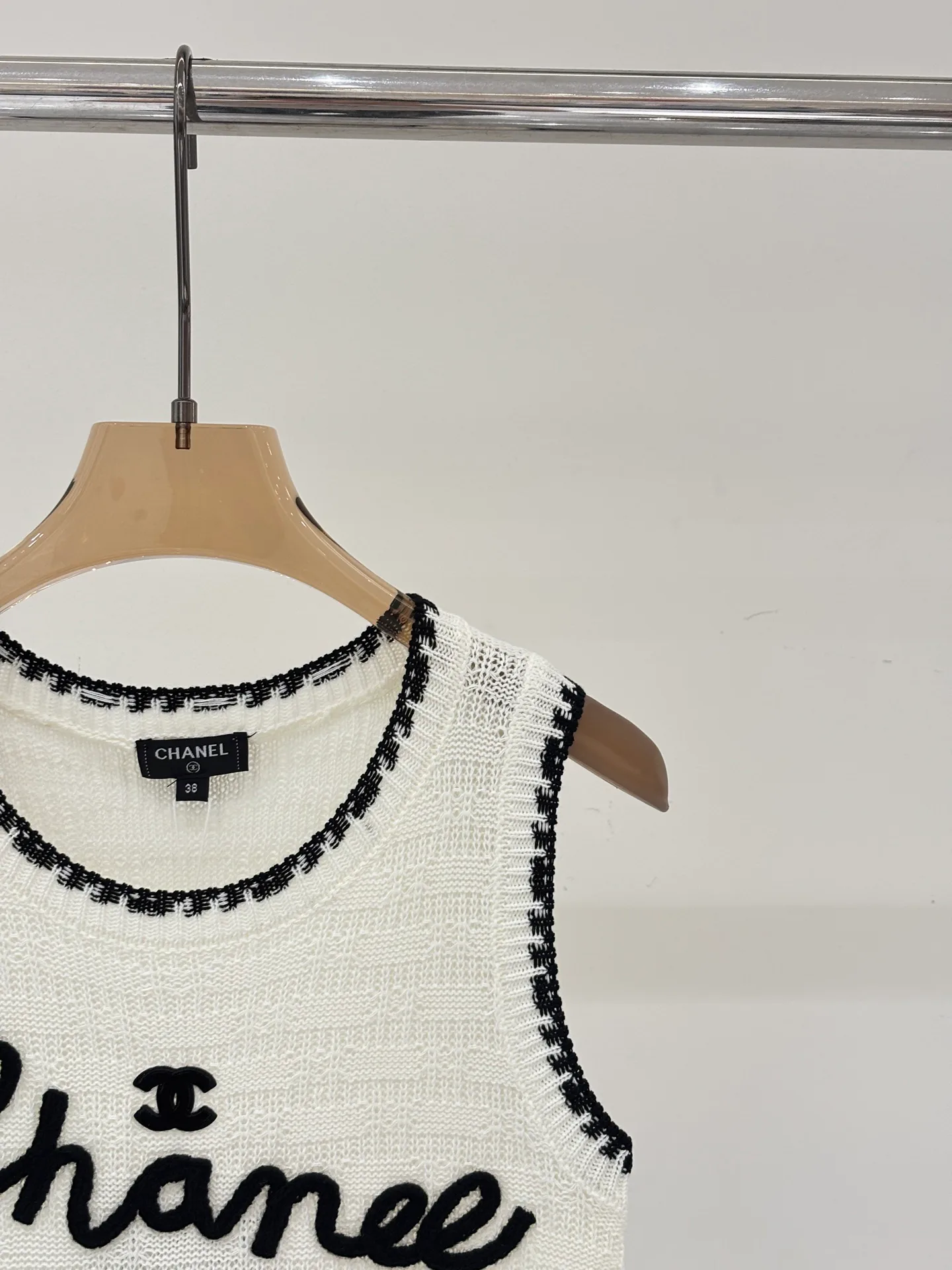 Жилеты Женские Chanel 12302157