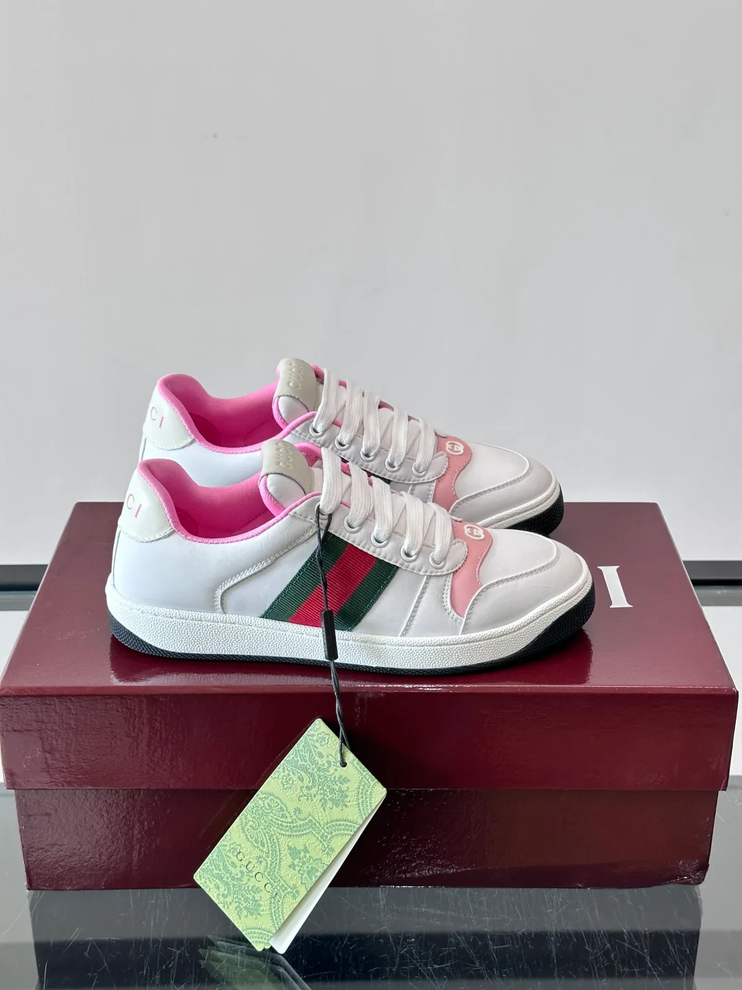 Кроссовки Женские Gucci 17689349